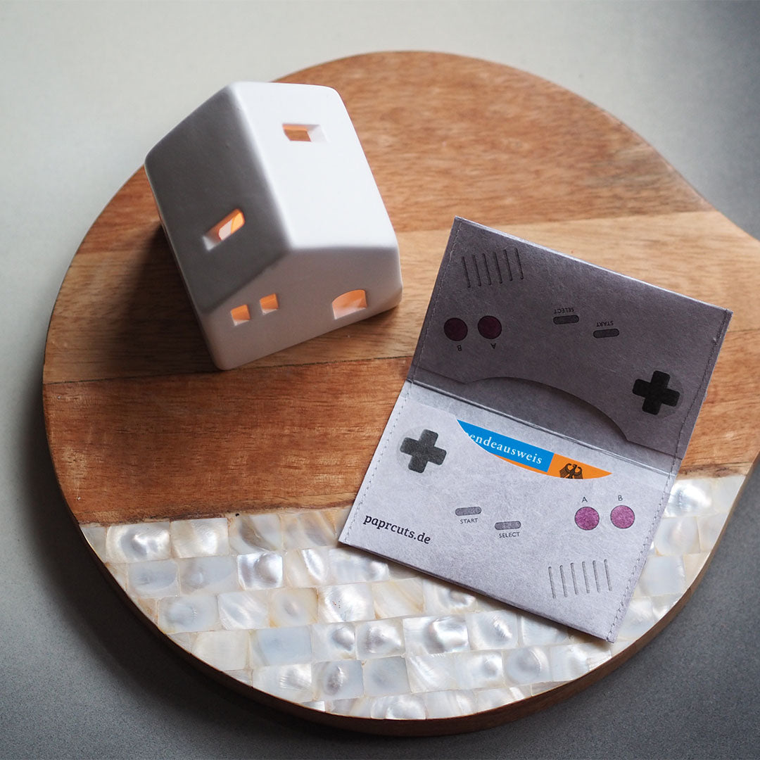 paprcuts-game-boy-rfid-kartenhalter-grau image 4