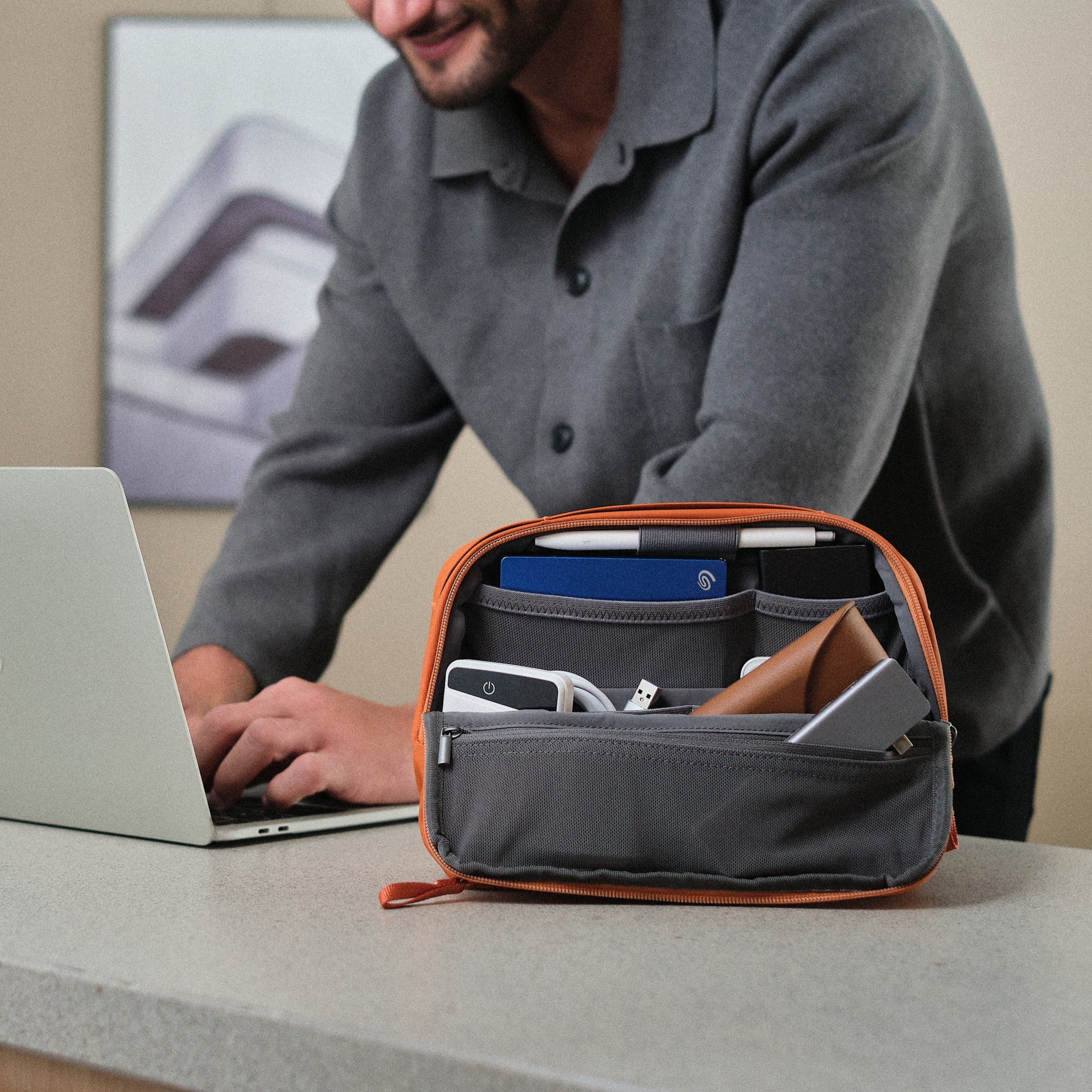 orbitkey-tech-organiser-plus-tech-organizer-15-f-cher image 2