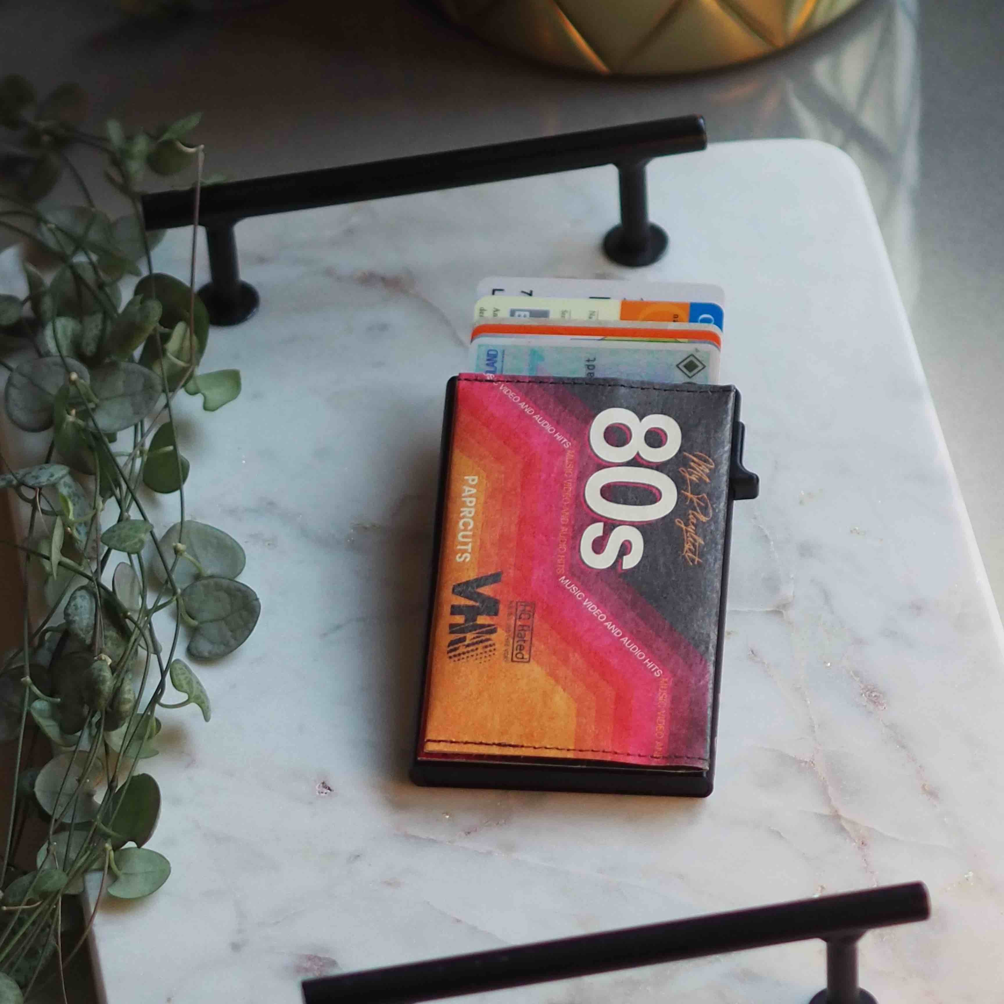 paprcuts-vhs-rfid-alu-kartenetui-80s image 5