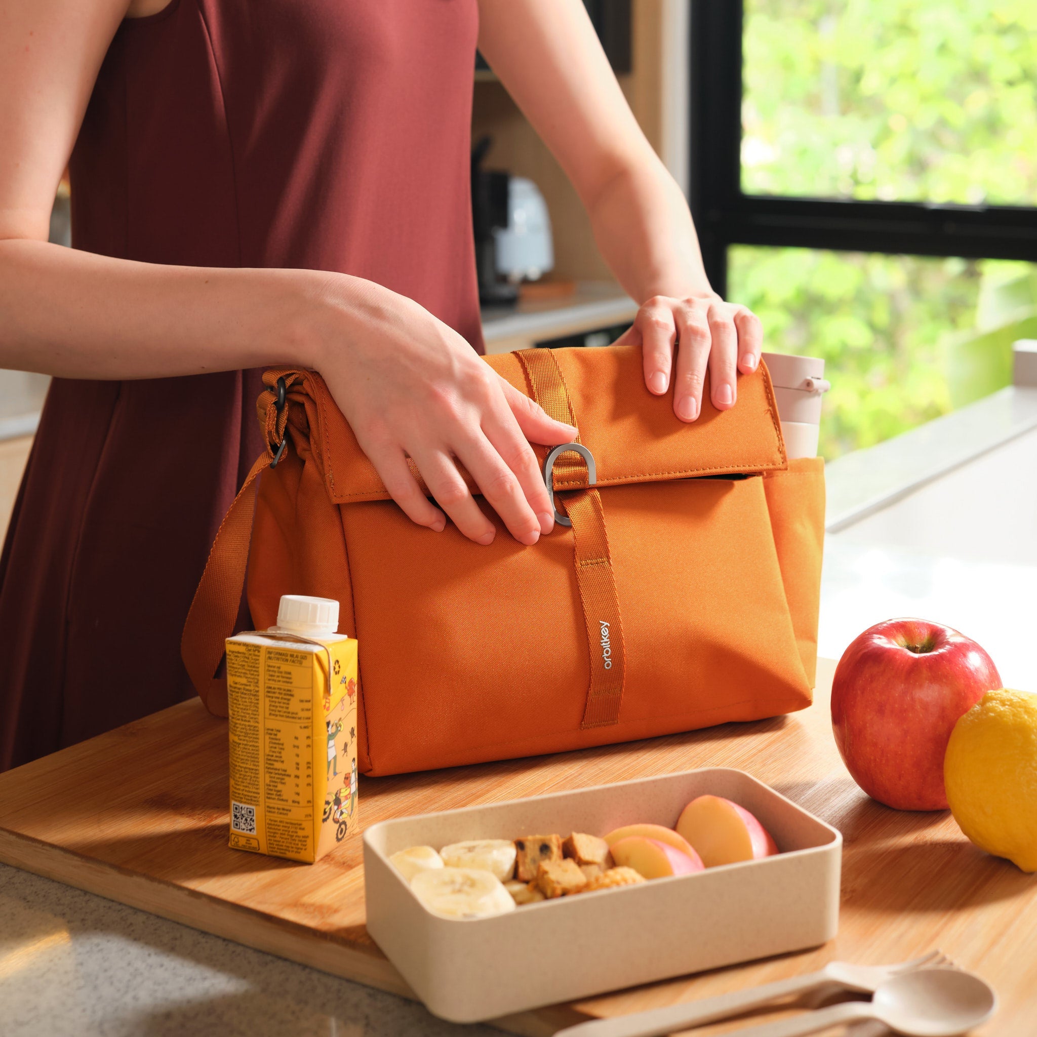orbitkey-isolierte-lunchtasche-plus-8l-erweiterbarer-rollverschluss-flaschenfach image 4