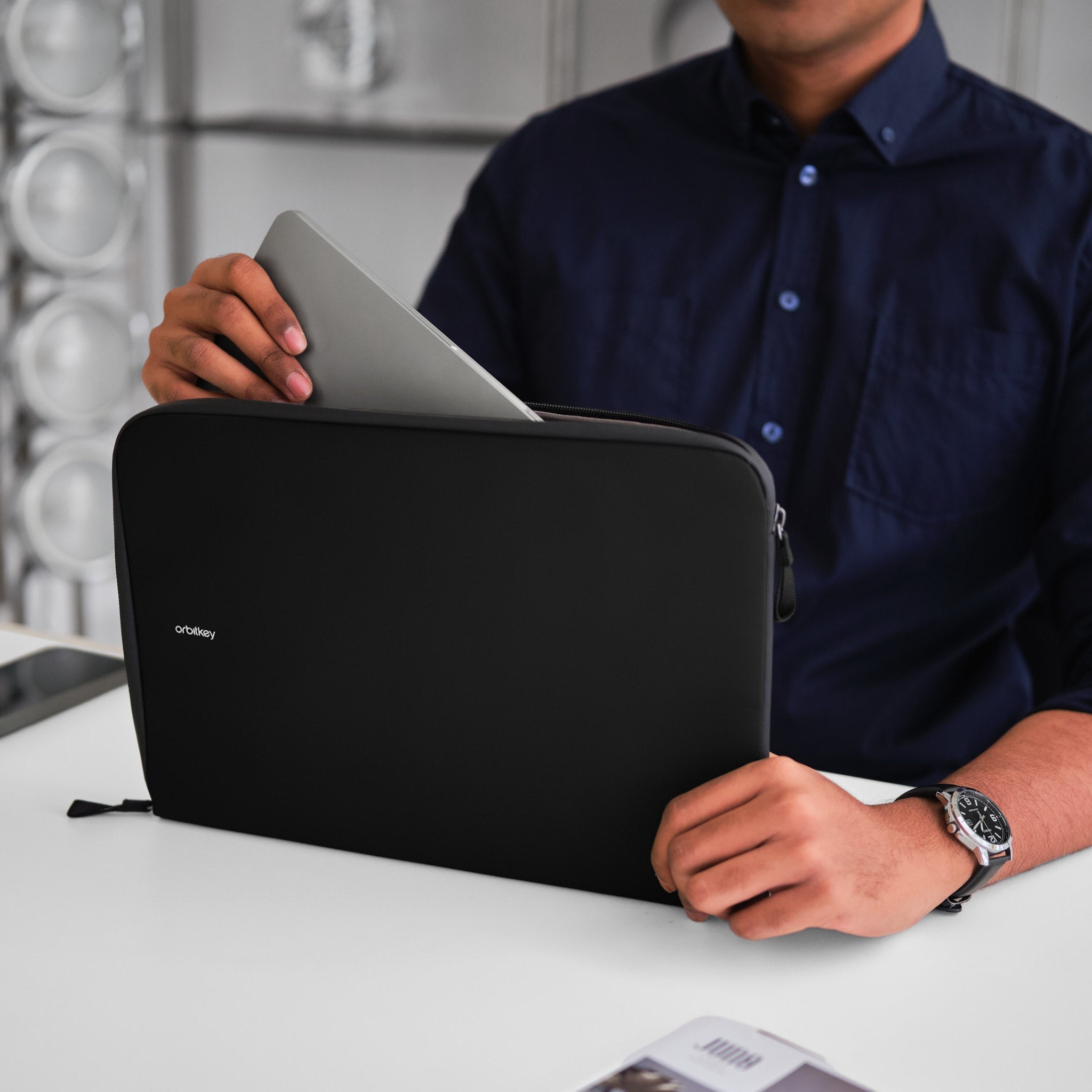 orbitkey-schlanke-laptoph-lle image 5