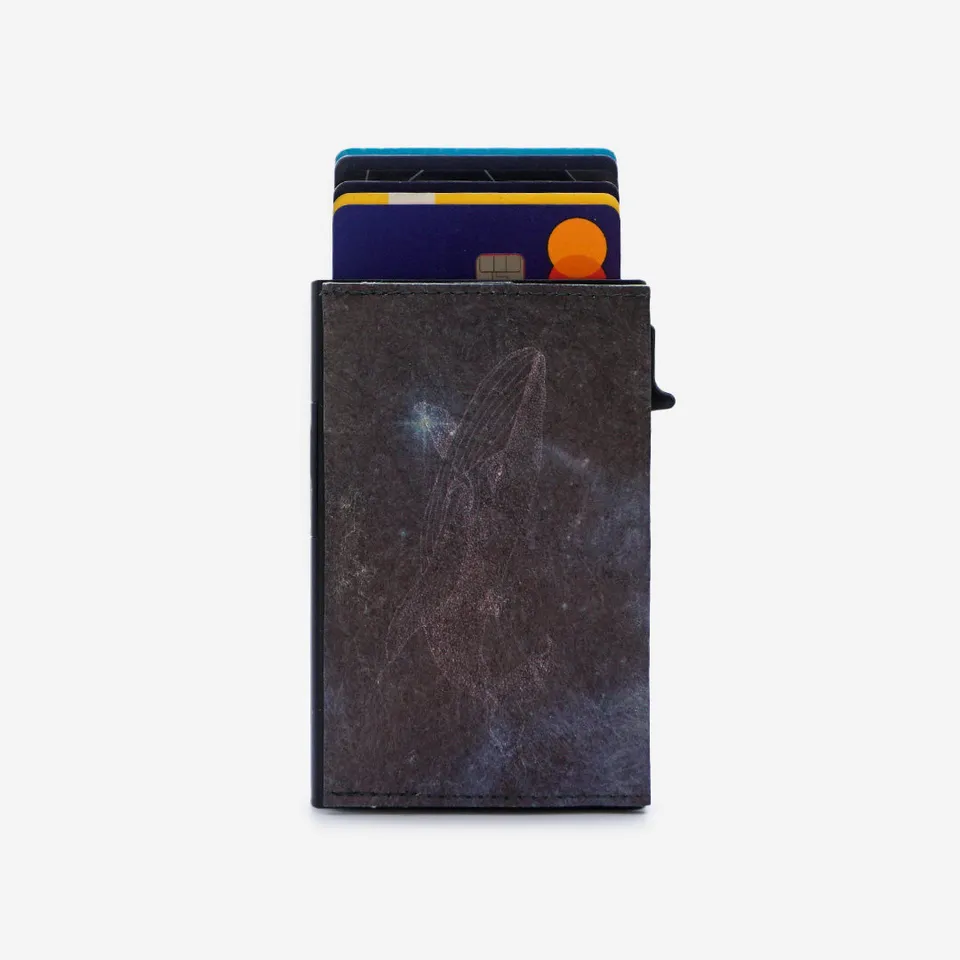 paprcuts-galactic-whale-rfid-alu-kartenetui-schwarz image 1