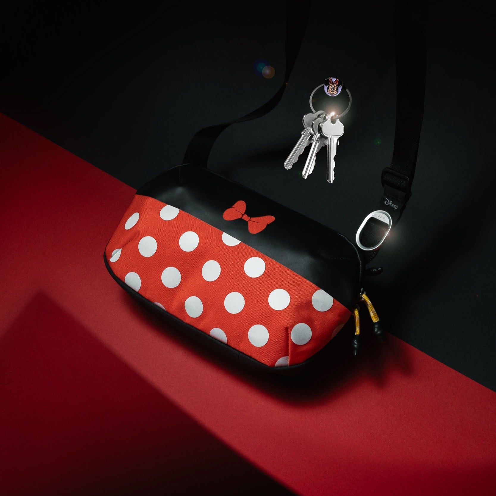disney-x-orbitkey-sling-mini-2l-urban-sling-alien-design image 7