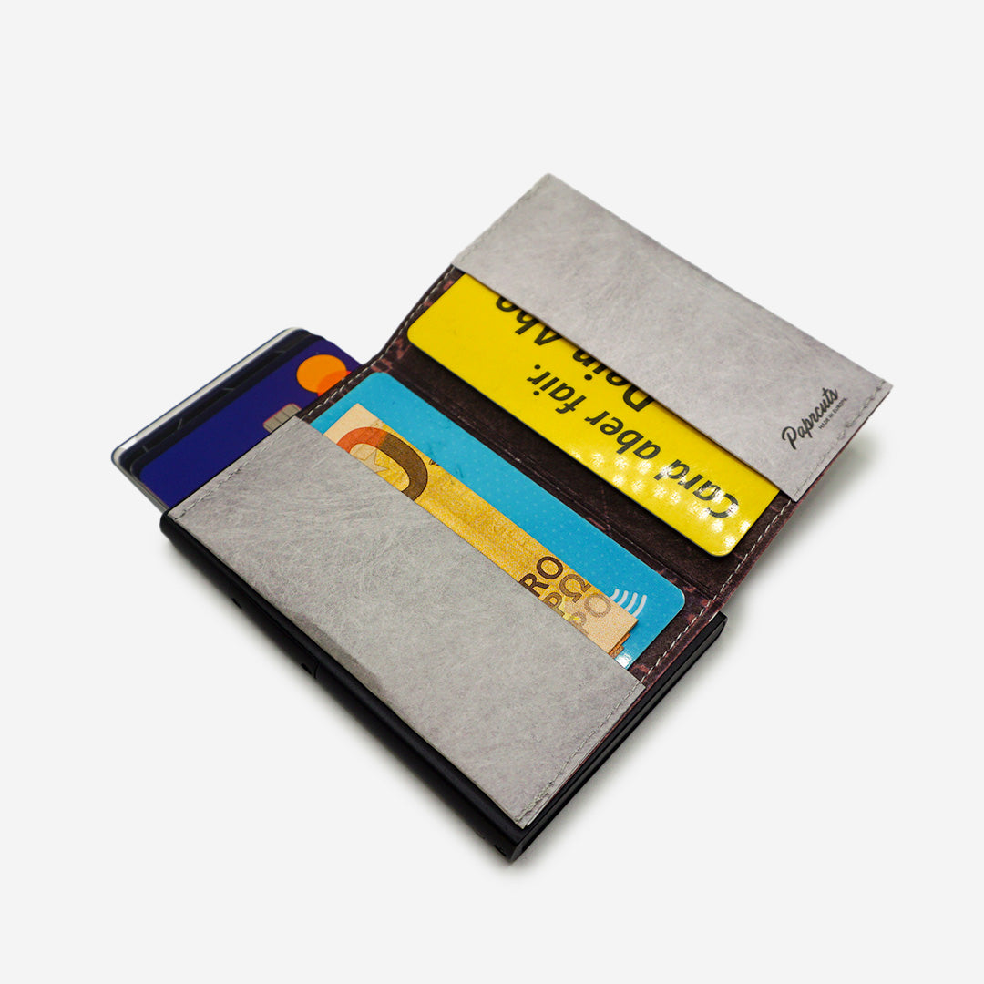 paprcuts-game-boy-rfid-alu-kartenetui-grau image 3