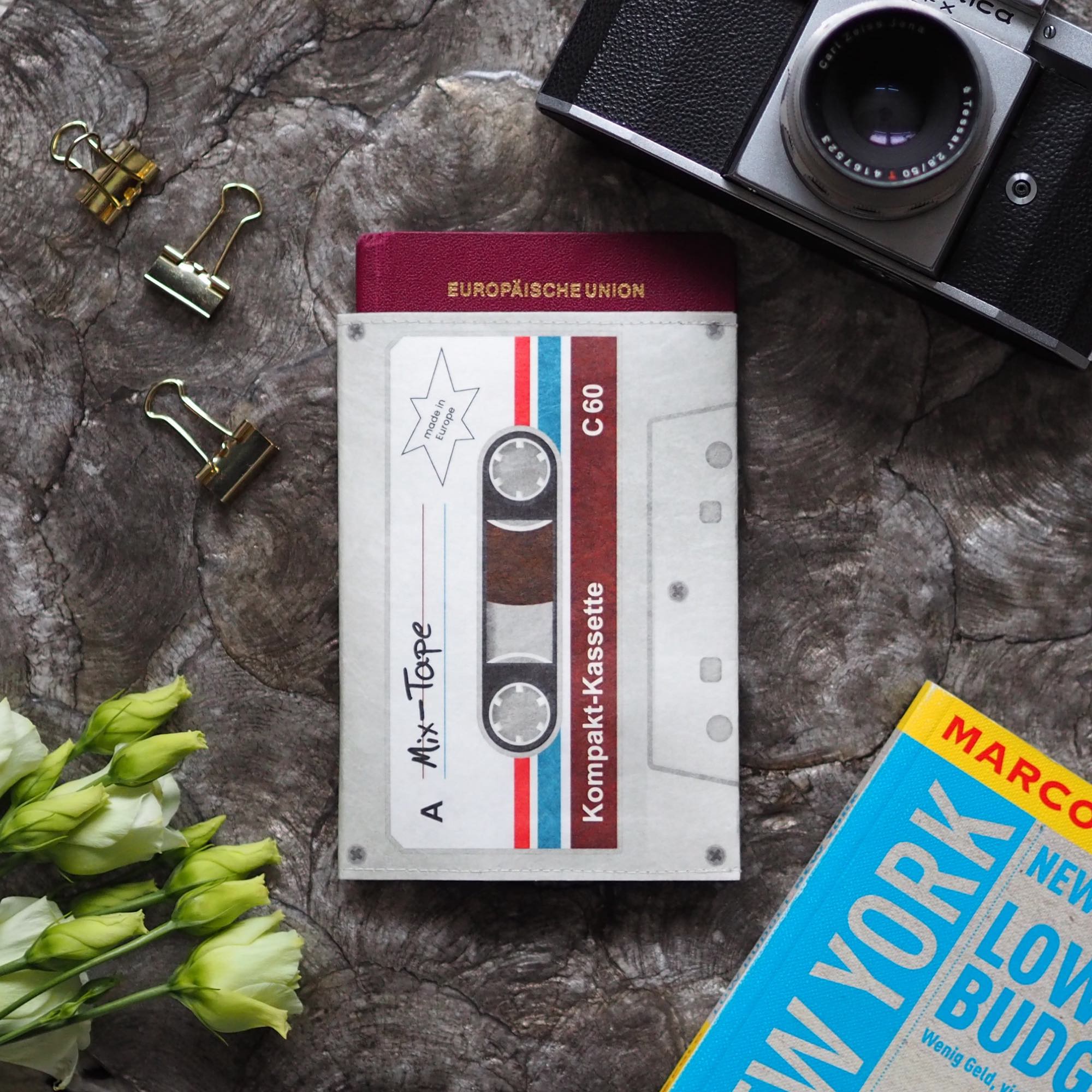 paprcuts-mixtape-rfid-reisepasscover-beige-grau image 2