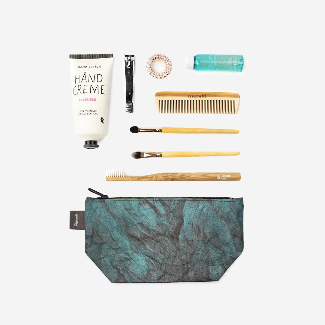 paprcuts-ara-kosmetiktasche-tyvek-kosmetikbeutel-gr-n-marmor-feder image 3