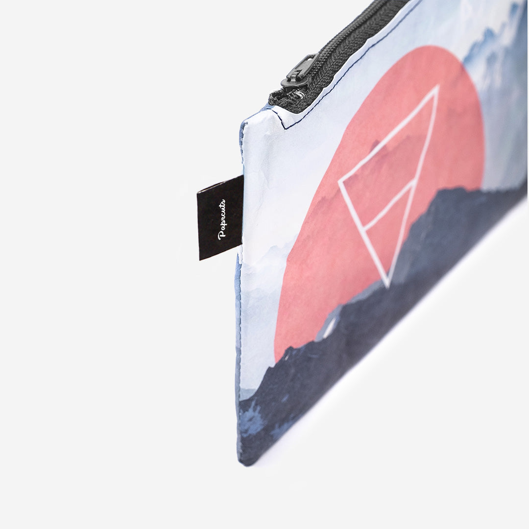 paprcuts-federtasche-adventure-flachtasche-tyvek-berge image 3