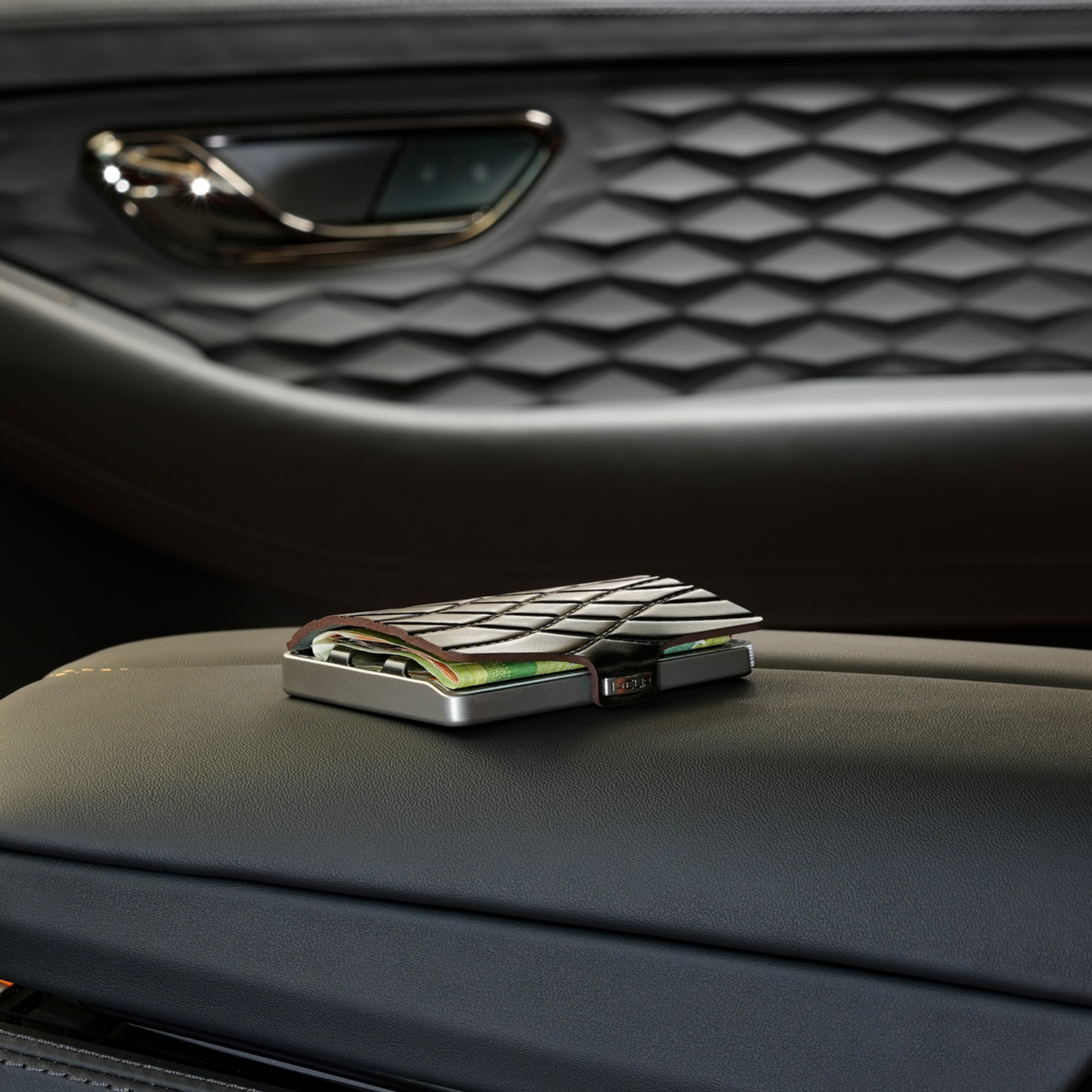 i-clip-titan-blasted-kartenetui-diamond-pad-elegance image 4