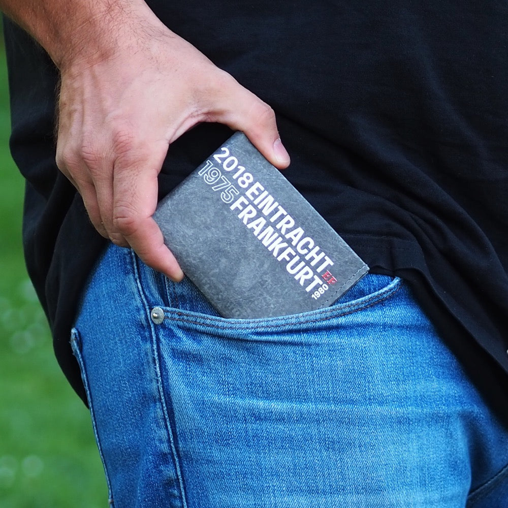 paprcuts-rfid-wallet-eintracht-frankfurt-stadion-kartenetui image 2