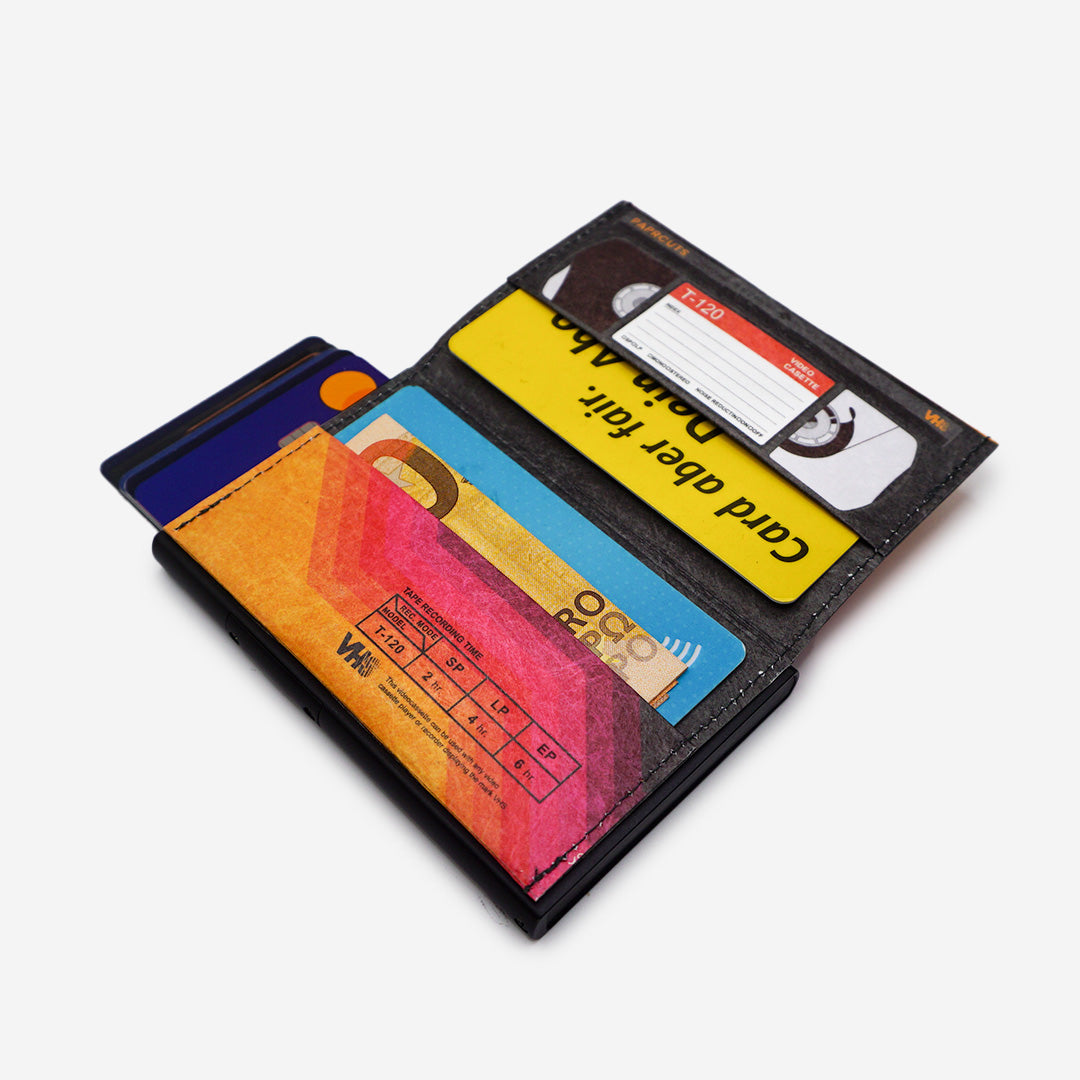 paprcuts-vhs-rfid-alu-kartenetui-80s image 3