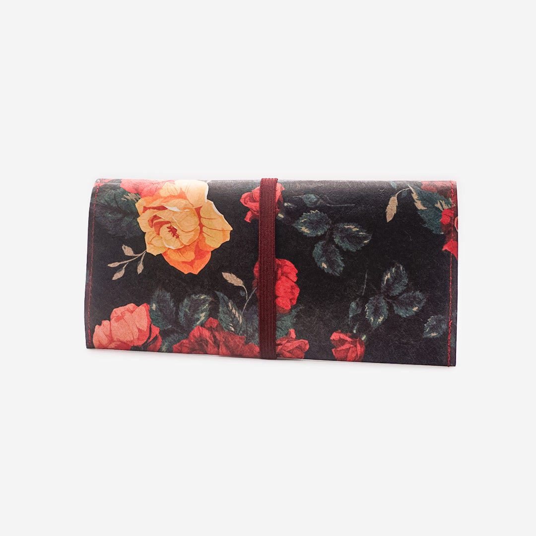 paprcuts-tabakbeutel-2-0-flowers-drehtasche-schwarz-rot-blumen image 1