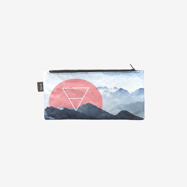 paprcuts-federtasche-adventure-flachtasche-tyvek-berge image 1