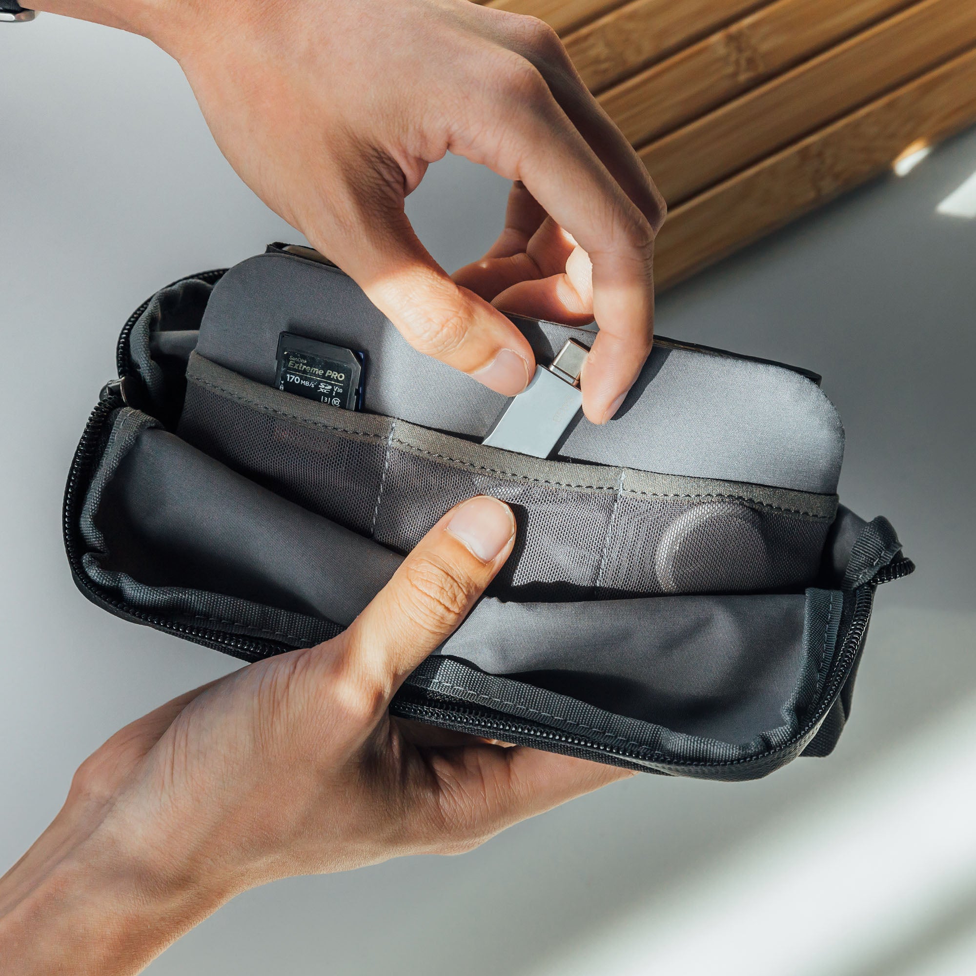orbitkey-kreatives-arbeitsbereich-set-2-in-1-tech-tasche-federm-ppchen image 7
