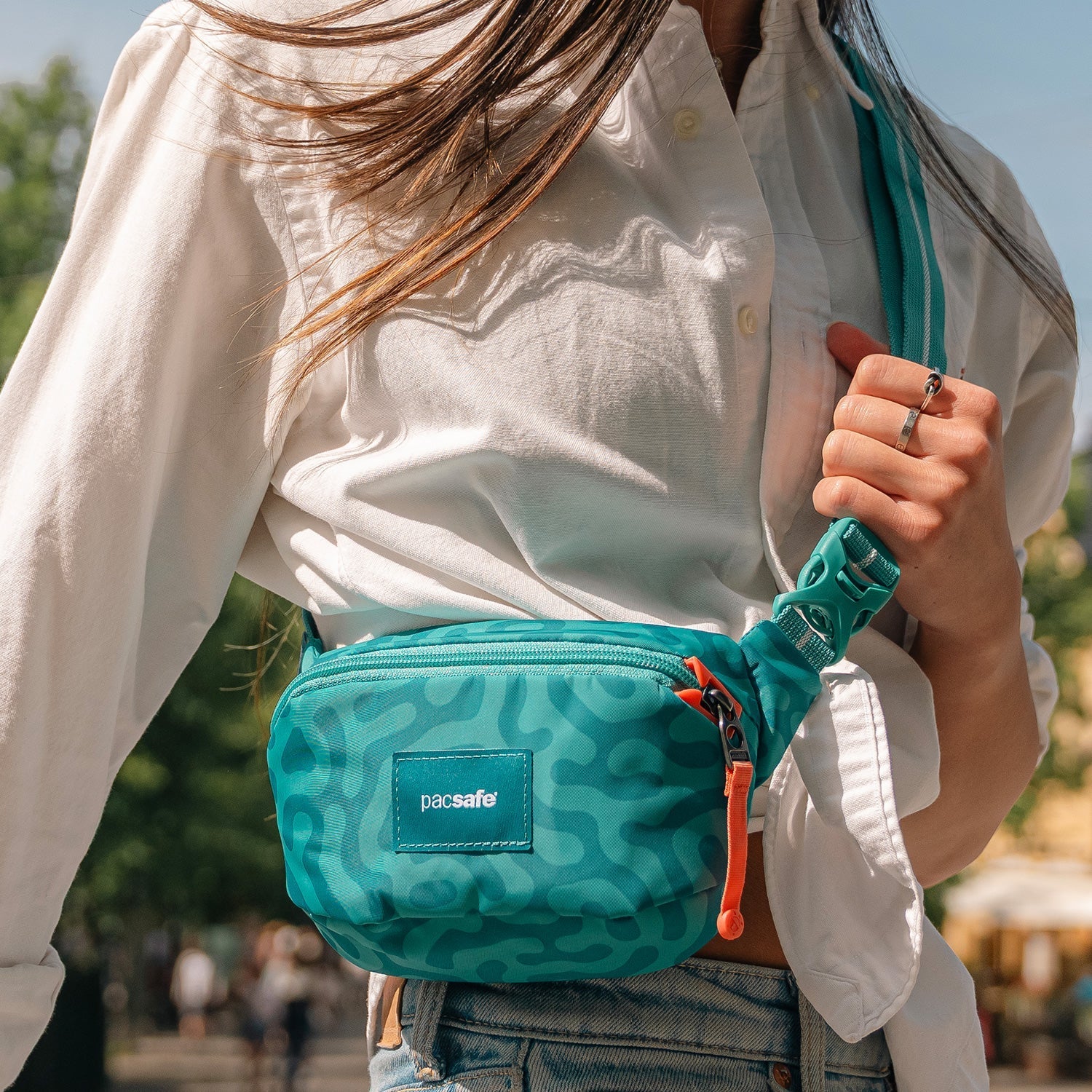 pacsafe-go-anti-theft-micro-sling-mini-umh-ngetasche image 2