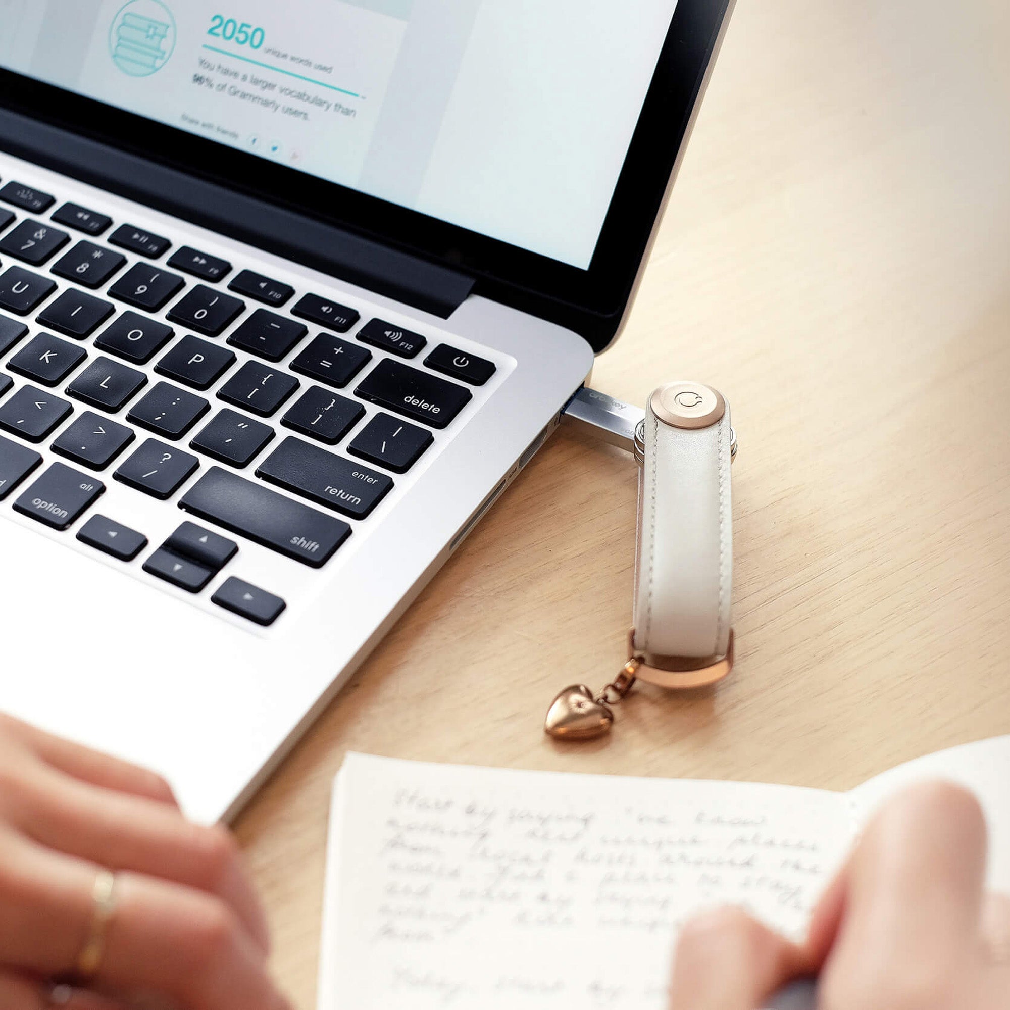 orbitkey-usb-3-0-8-gb-flash-laufwerk-f-r-key-organizer image 1