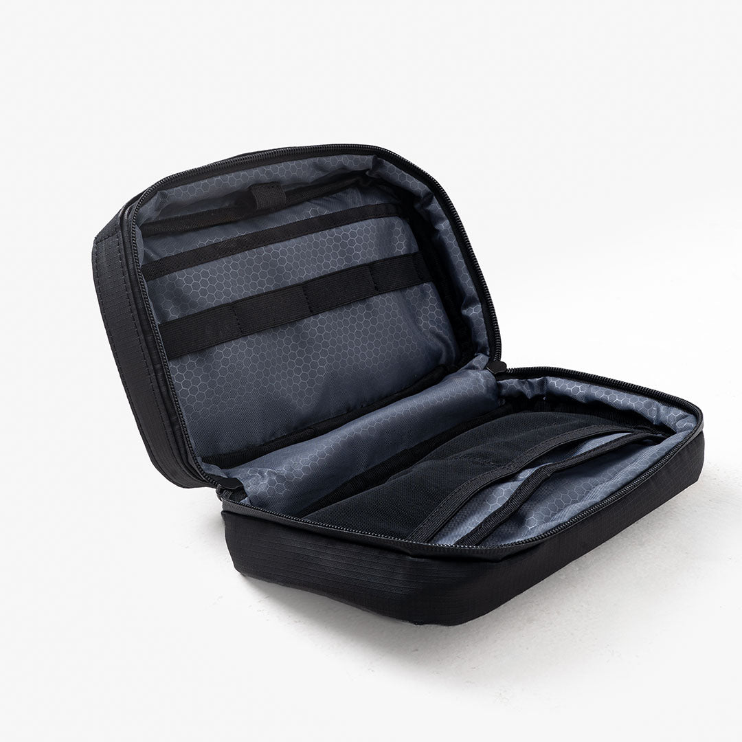 paprcuts-oslo-tasche-black-ripstop-tech-kit-24-x-16-x-8-cm image 4