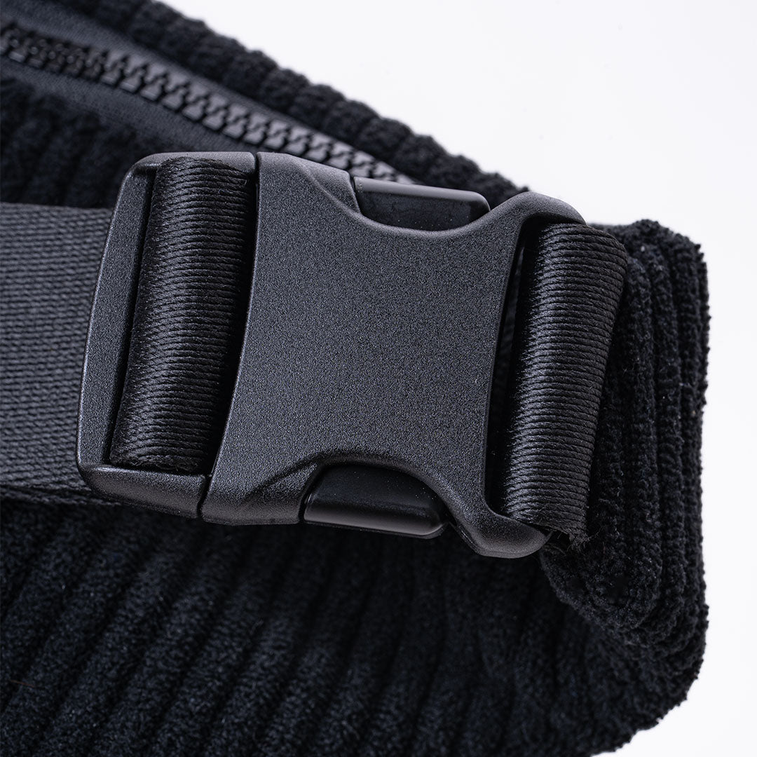 paprcuts-capri-bauchtasche-just-black-aus-cord image 6