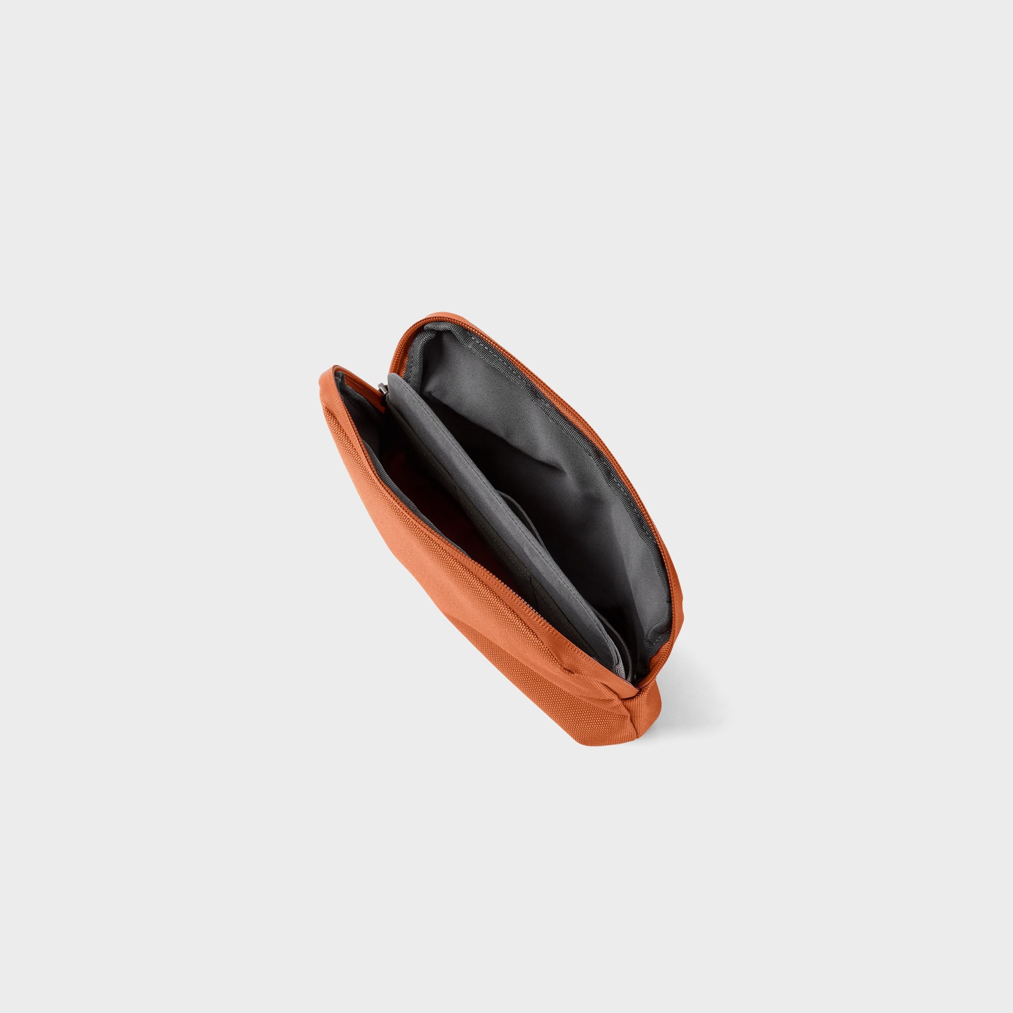 orbitkey-desk-pouch-erweiterbare-schreibtischtasche-aus-recycling-material image 8
