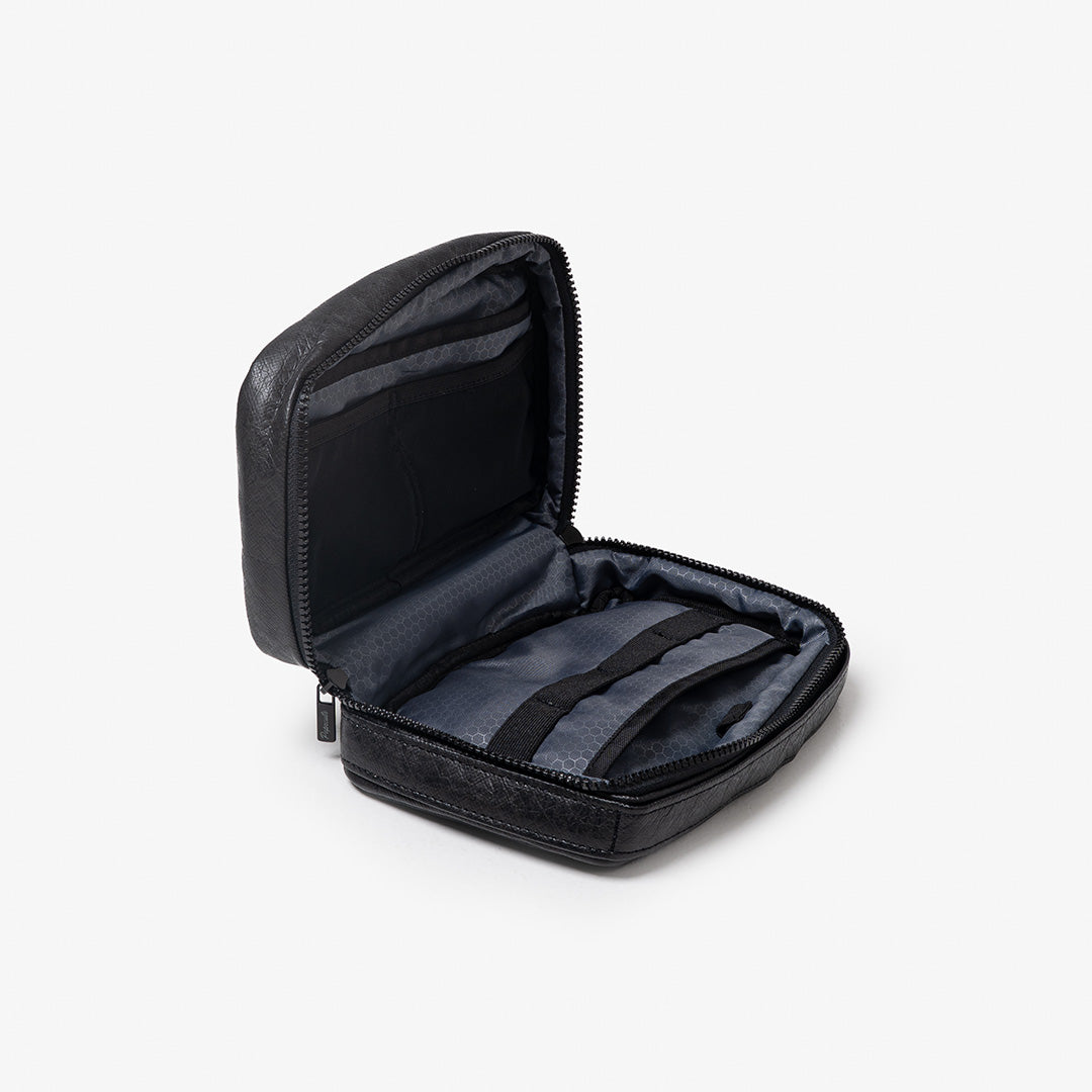 paprcuts-oslo-tasche-just-black-tech-kit-organizer-24x16x8-cm image 5