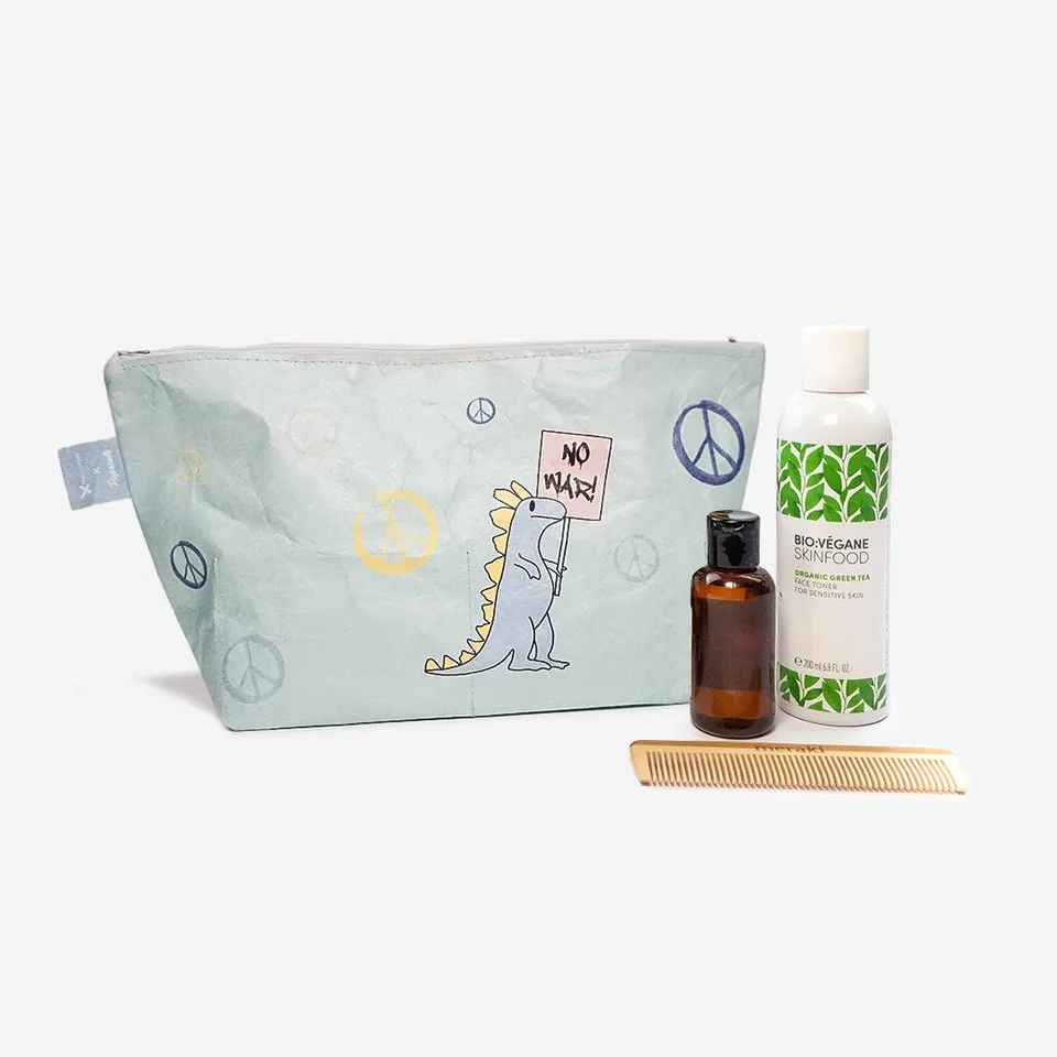 paprcuts-no-war-kulturbeutel-kreuzueber-koop-washbag-schwarz-blau image 1