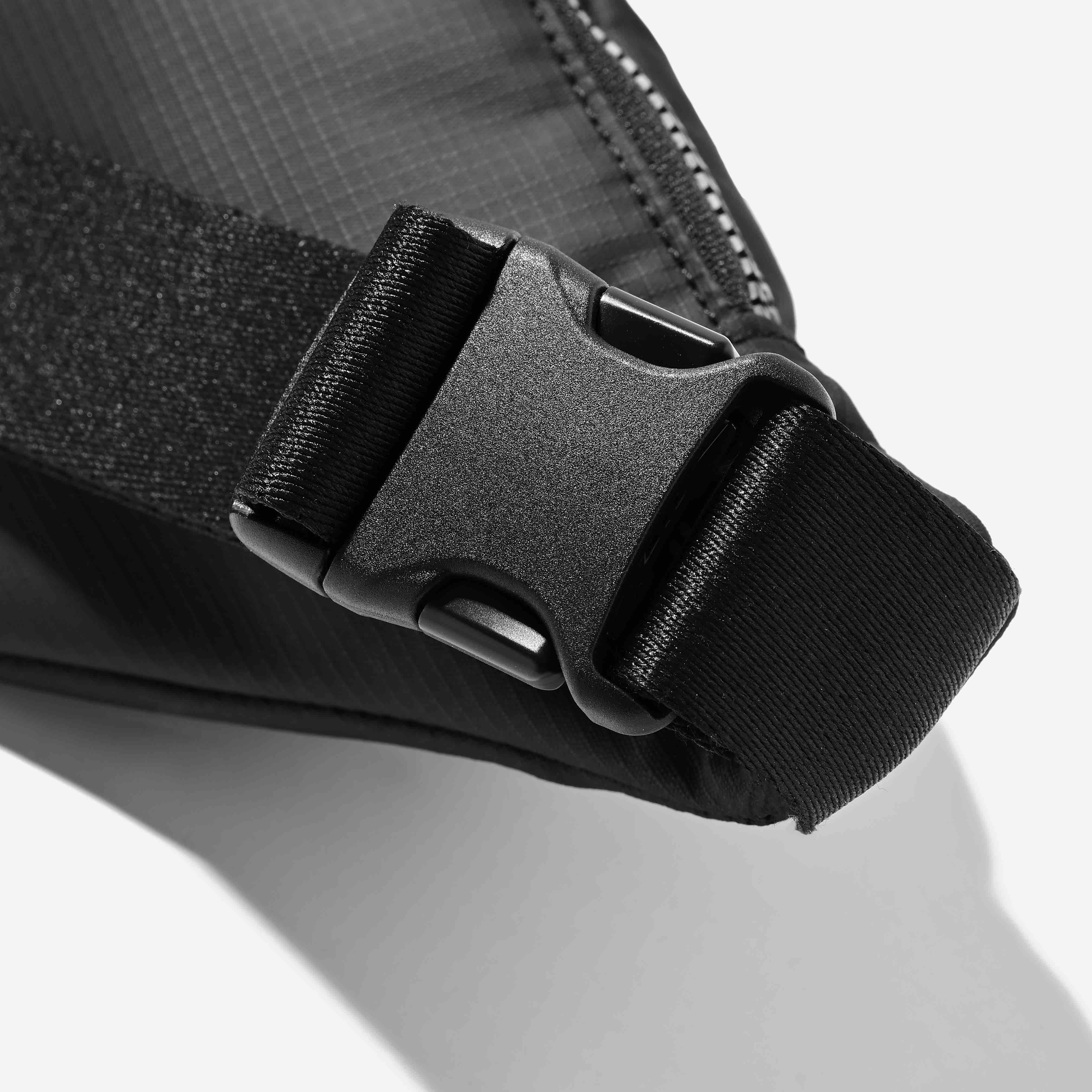 paprcuts-bauchtasche-black-ripstop image 6