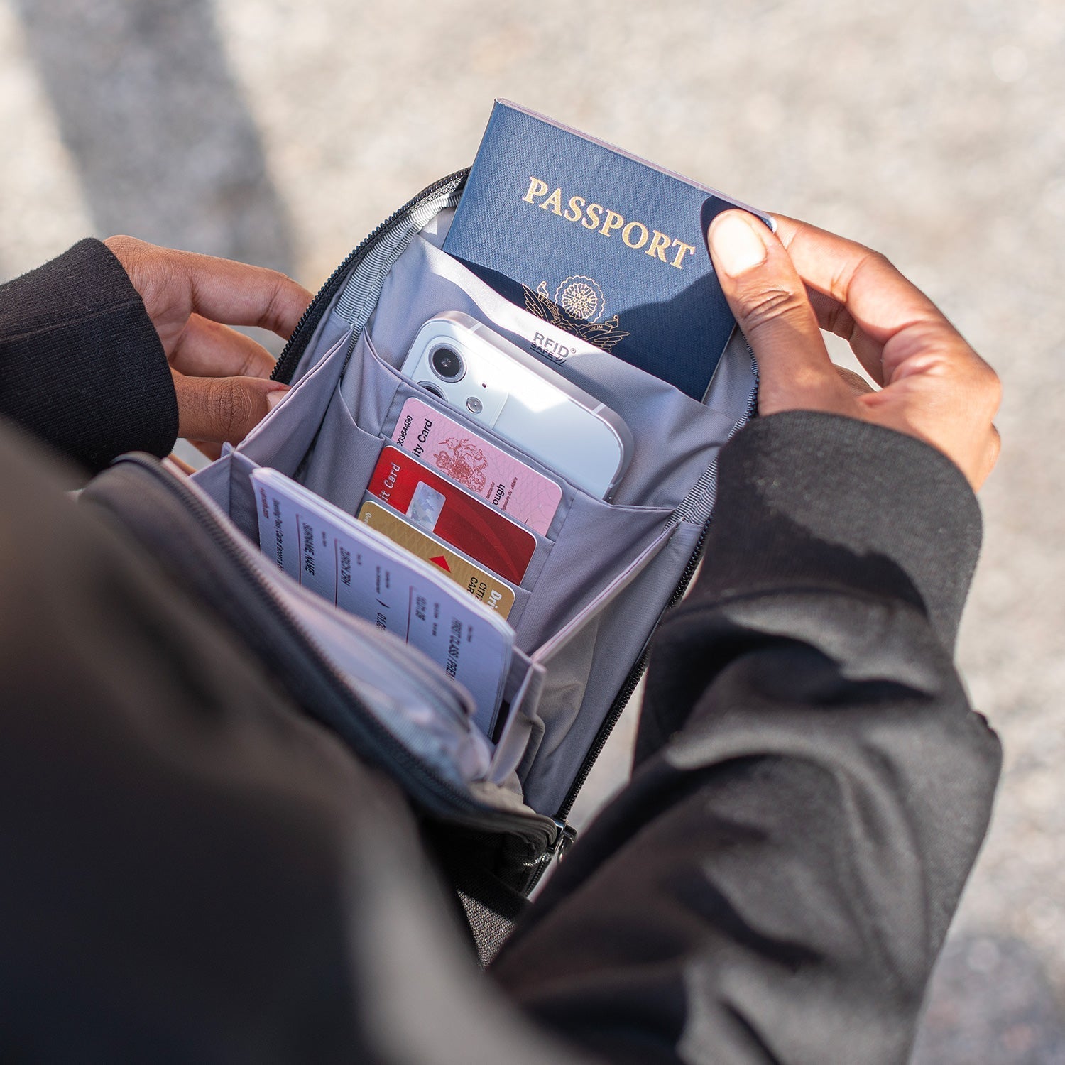 pacsafe-rfidsafe-rfid-block-tech-crossbody-reise-umh-ngetasche image 2