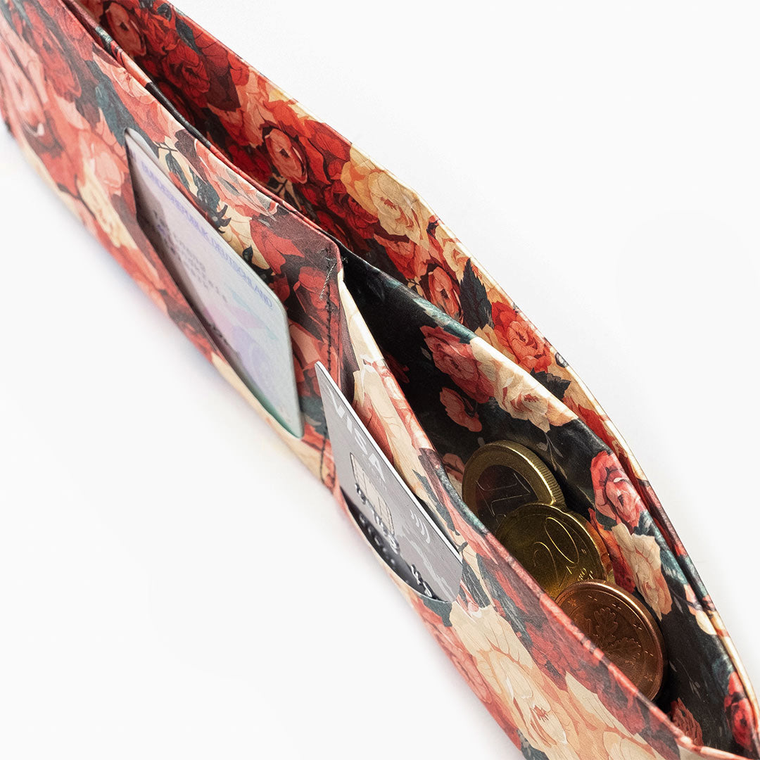 paprcuts-flowers-rfid-kartenetui-rfid-geldb-rse-blumen-schwarz-rot image 4