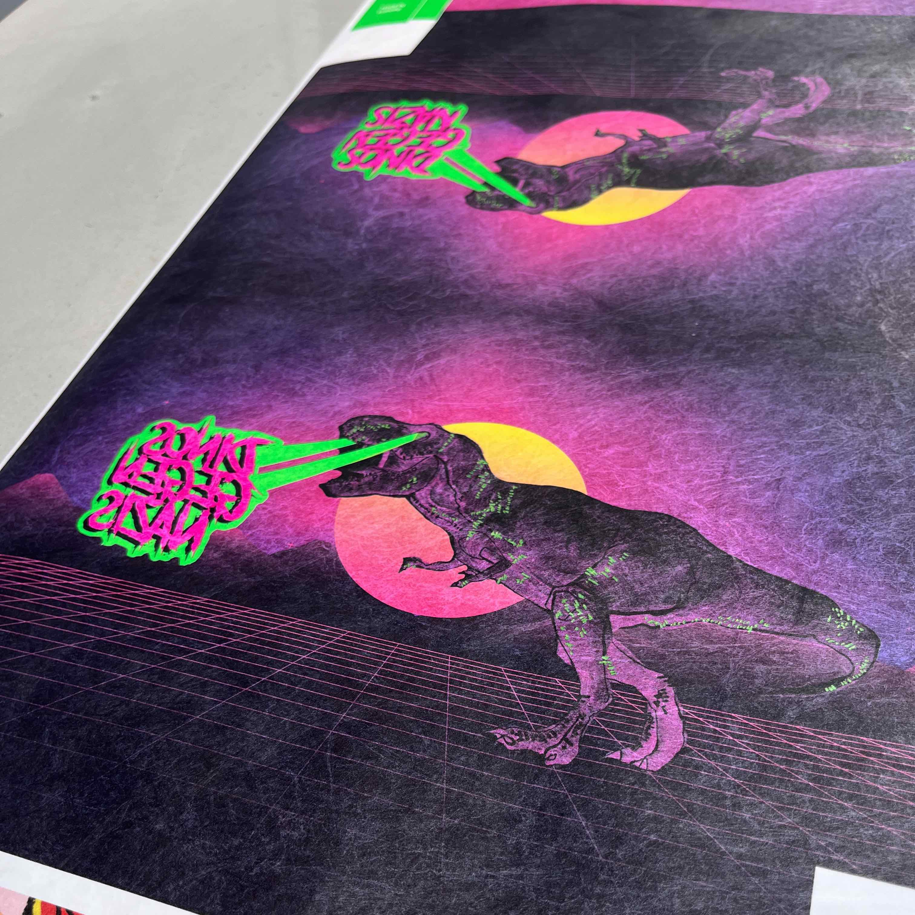 paprcuts-dinos-gegen-nazis-kreuzueber-koop-kulturbeutel-b-ware-tyvek image 3