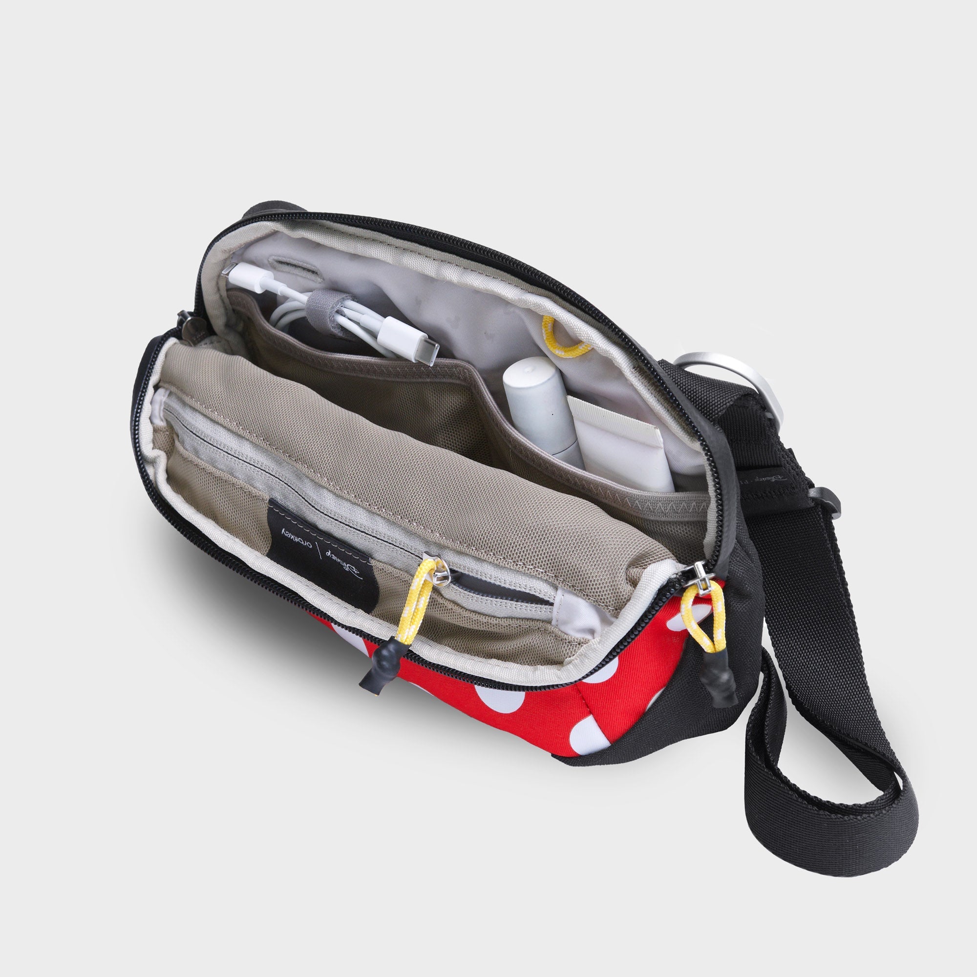 disney-x-orbitkey-sling-mini-2l-urban-sling-alien-design image 4