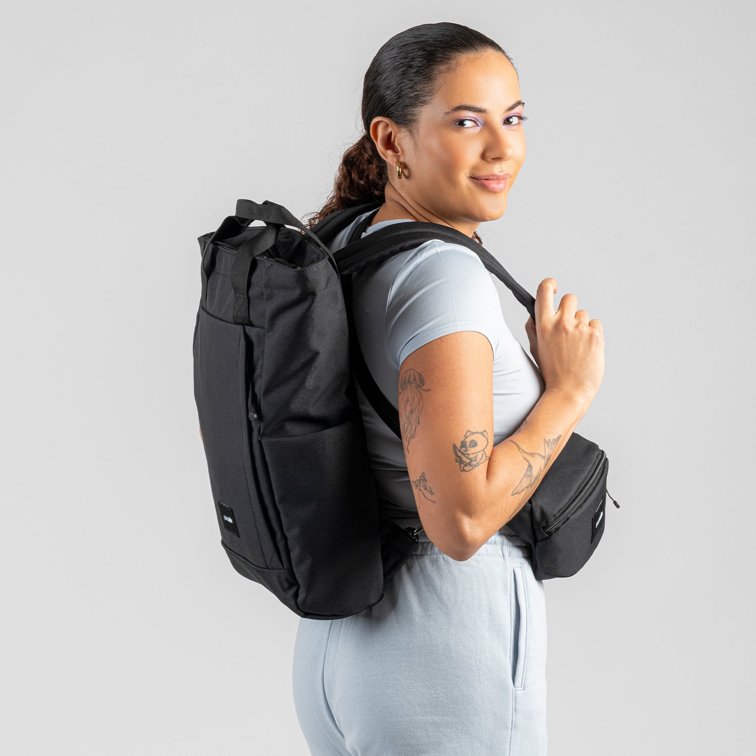 pacsafe-go-anti-theft-totepack-tote-rucksack image 2
