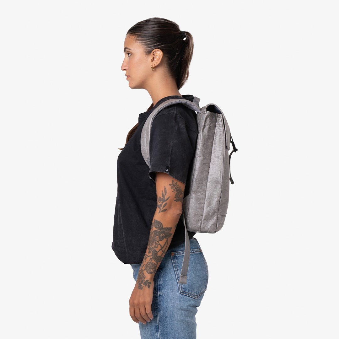 paprcuts-kyoto-rucksack-just-grey-aus-tyvek-11-liter image 2