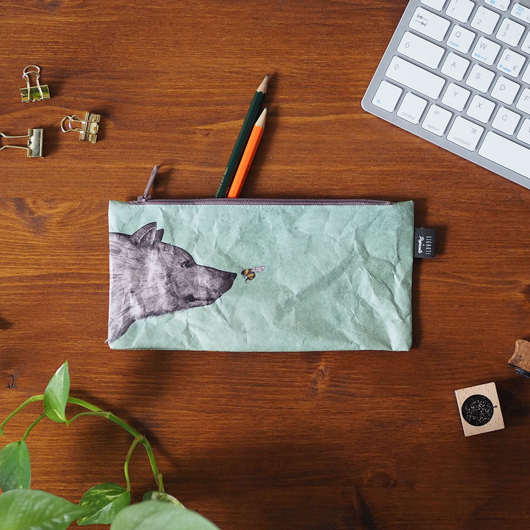 paprcuts-federtasche-die-begegnung-ligarti-koop-flachtasche-tyvek image 2
