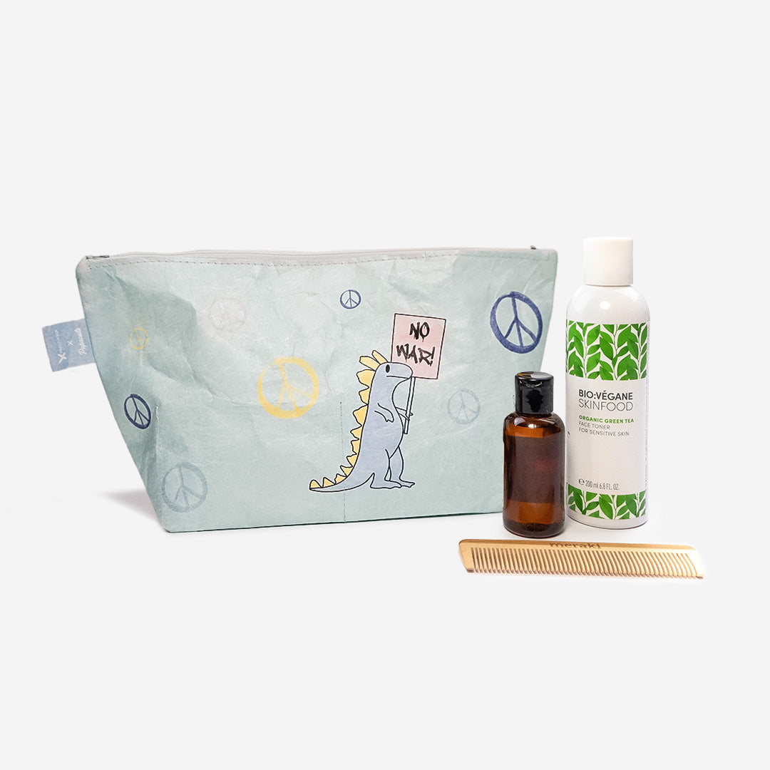 paprcuts-no-war-kulturbeutel-kreuzueber-koop-washbag-schwarz-blau image 1