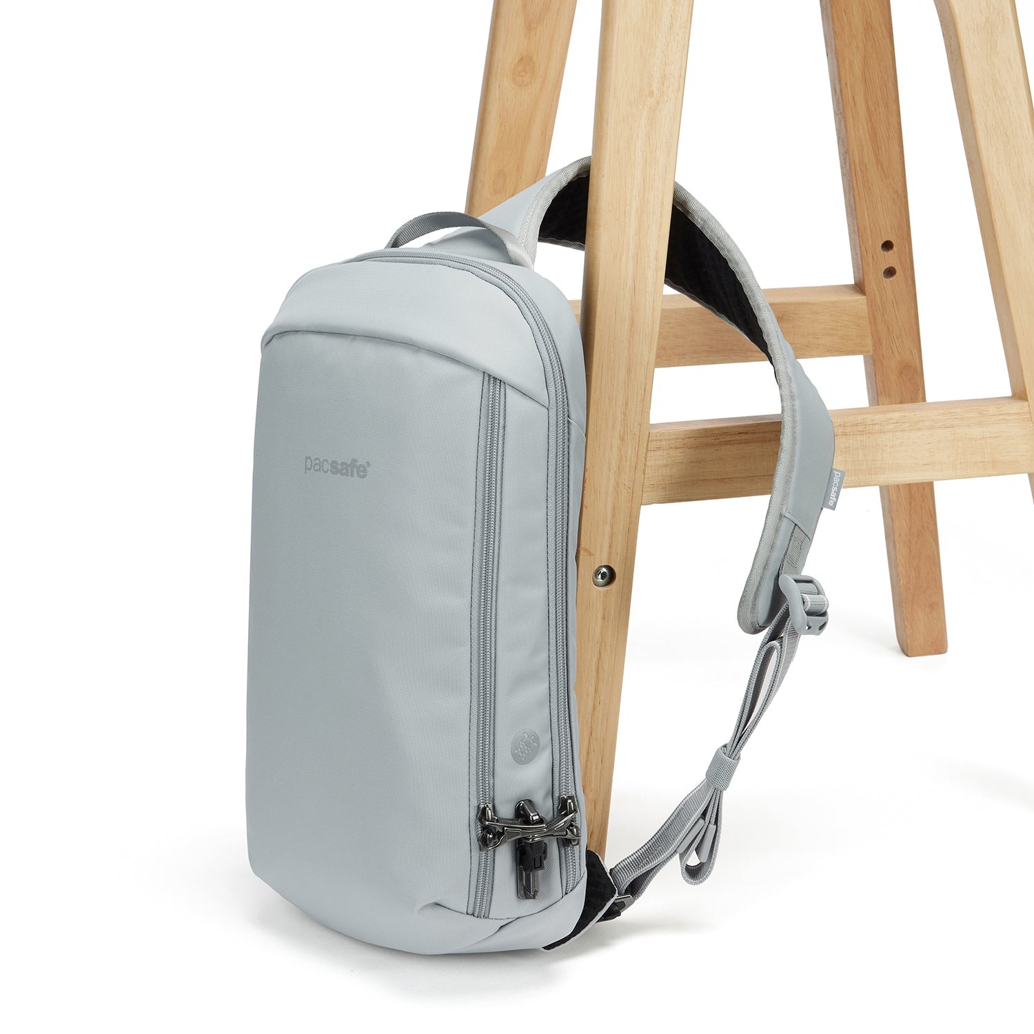 pacsafe-v-tech-anti-theft-sling-pack-schulter-rucksack-mit-tablet-fach-10-zoll image 6