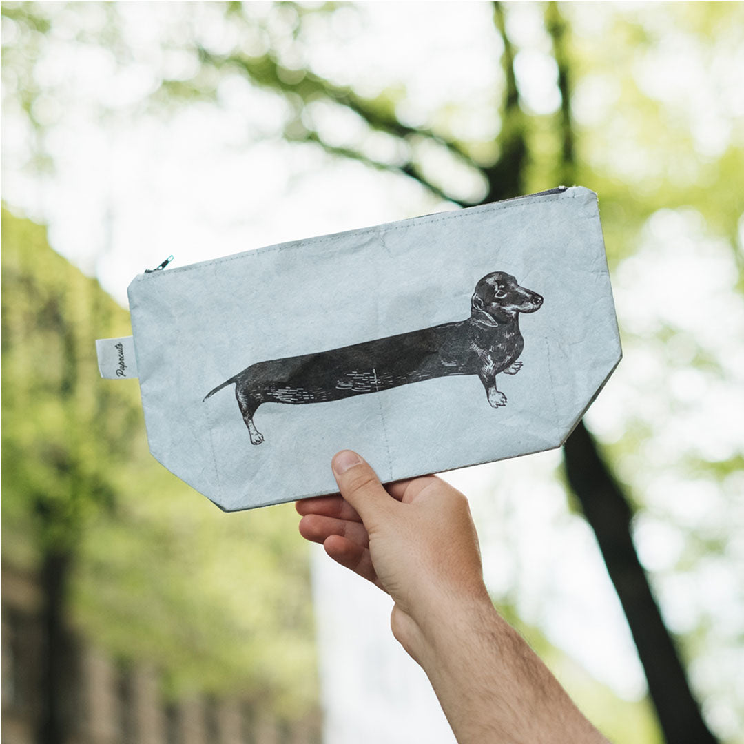 paprcuts-sausage-dog-kulturbeutel-dackel-tyvek-washbag-blau image 5