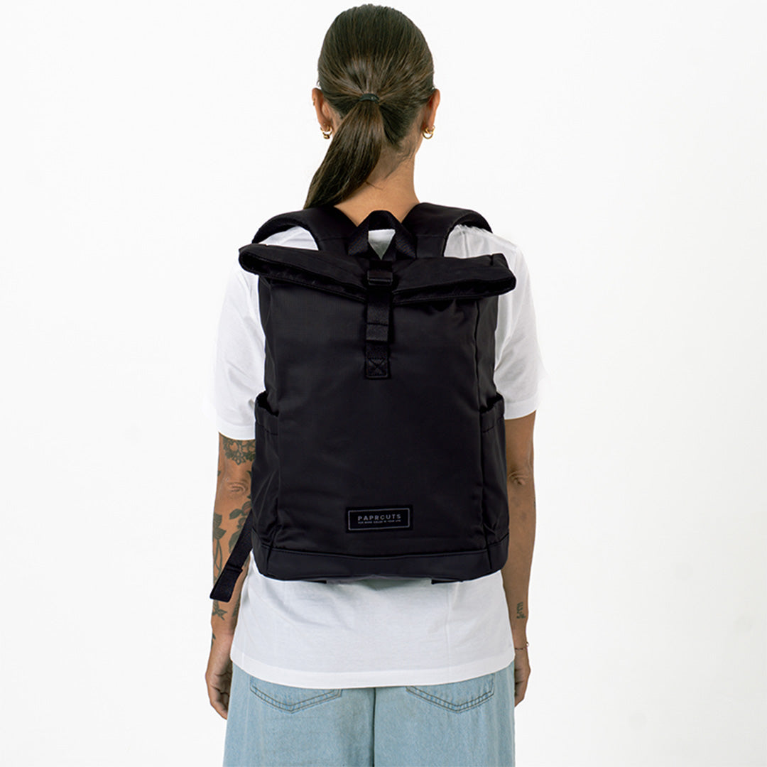 paprcuts-black-ripstop-berlin-rucksack-12-14-liter image 2