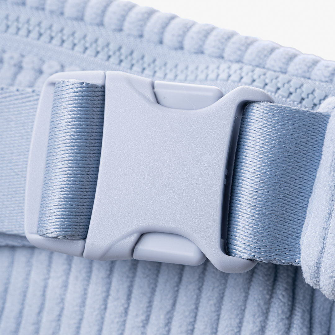 paprcuts-capri-bauchtasche-pastel-blue-aus-cord image 6