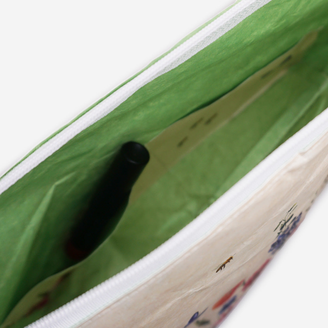 paprcuts-blumenwiese-little-bee-fresh-koop-kulturbeutel-bestseller-tyvek-washbag image 3