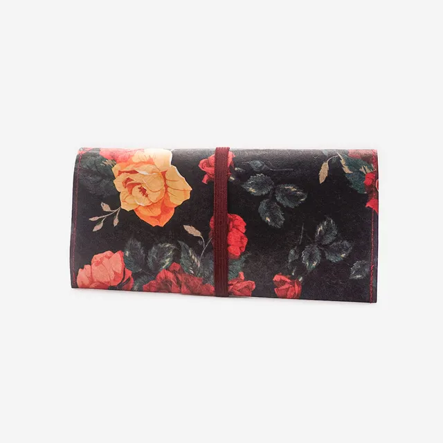 paprcuts-tabakbeutel-2-0-flowers-drehtasche-schwarz-rot-blumen image 1