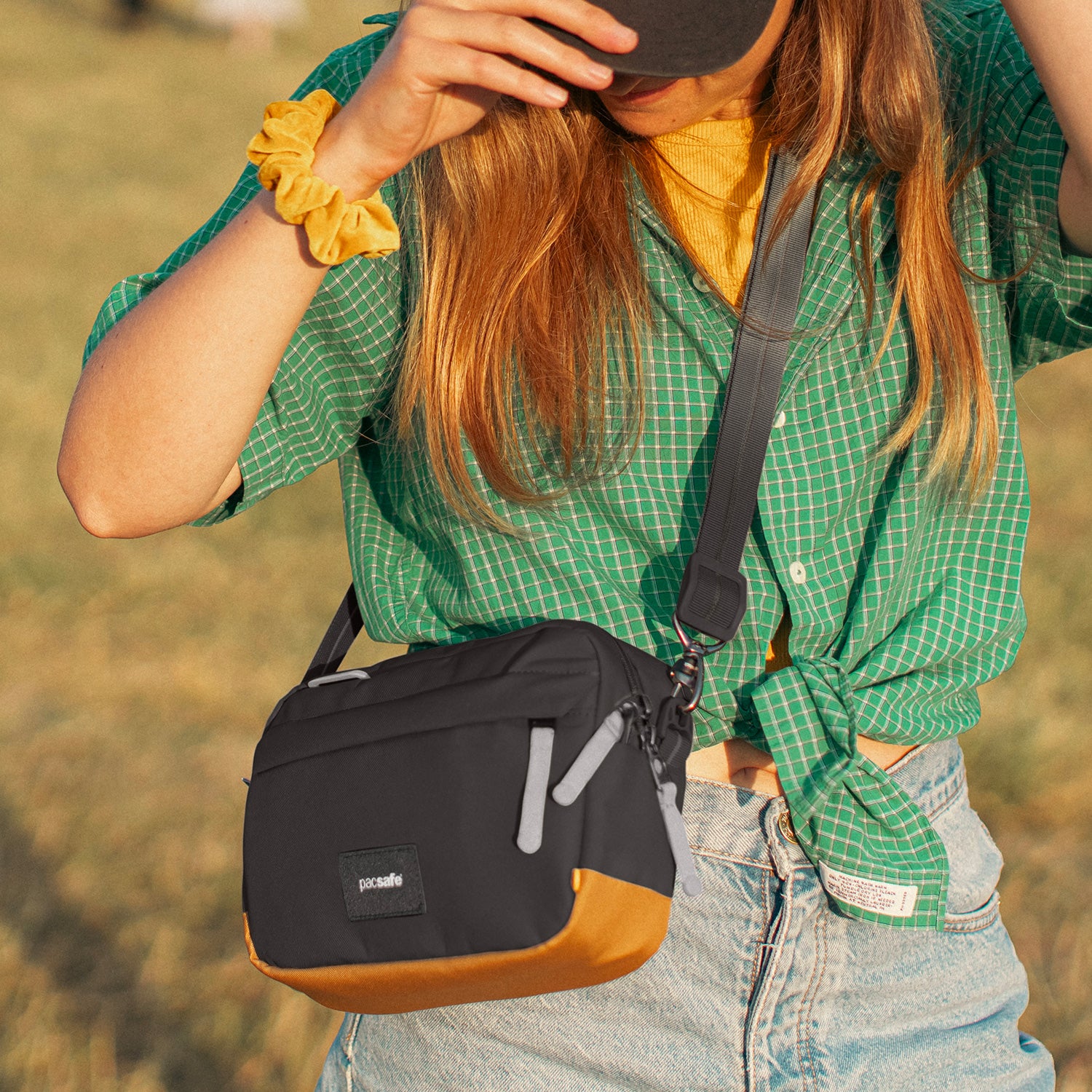 pacsafe-go-anti-theft-crossbody-umh-ngetasche-kompakt image 2