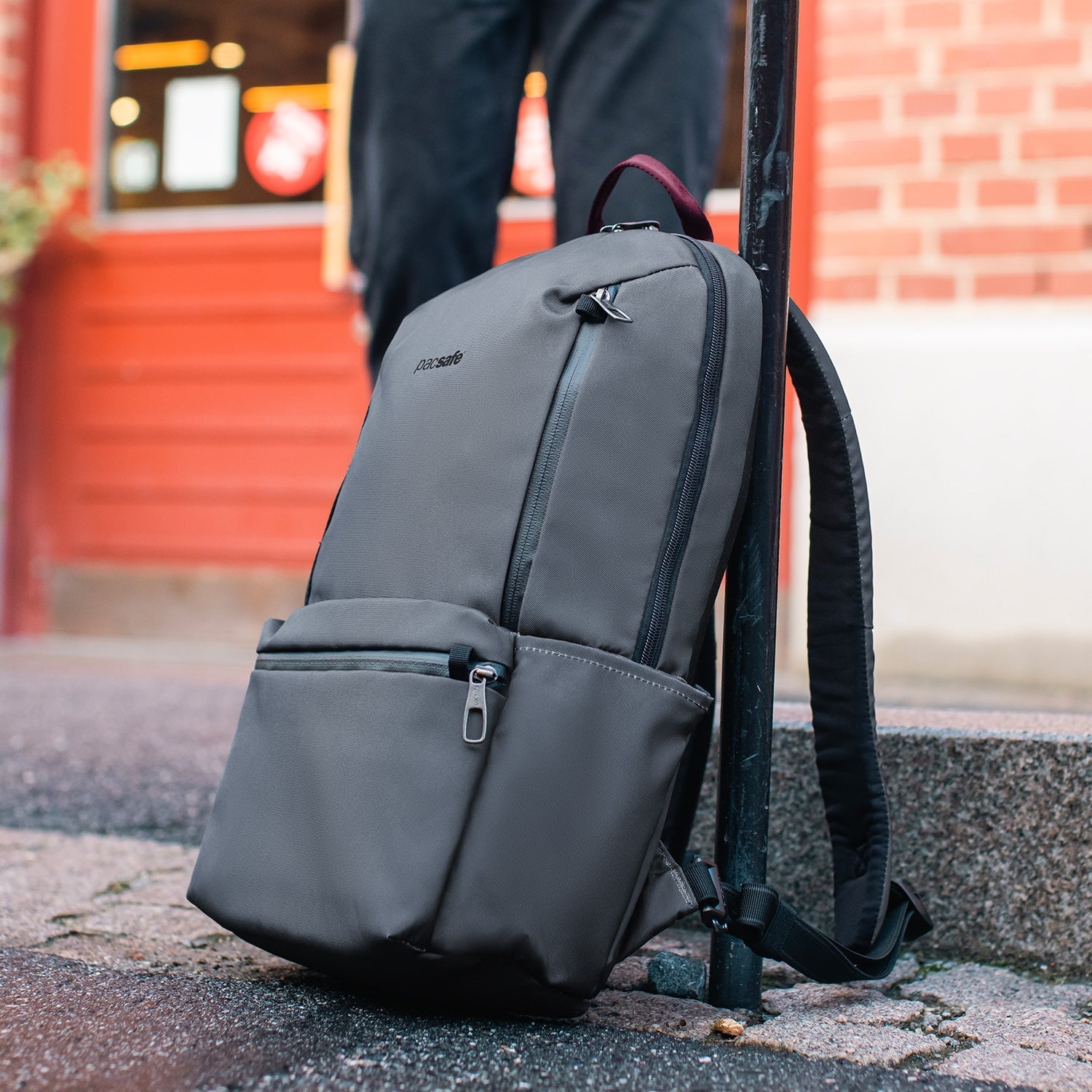 pacsafe-x-20l-anti-diebstahl-rucksack-15-zoll-laptop image 2