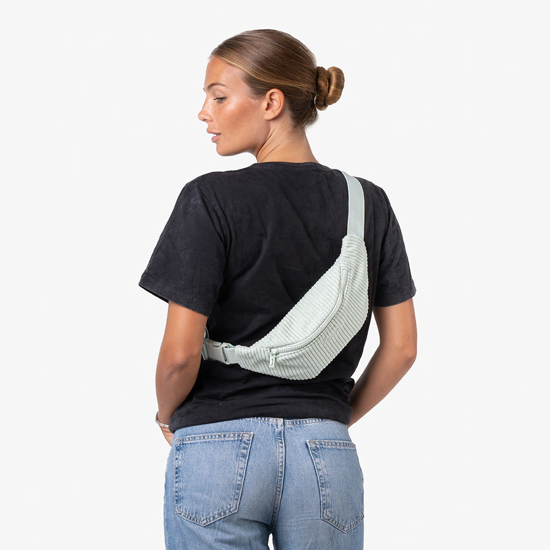 paprcuts-capri-bauchtasche-mint-green-aus-cord image 2