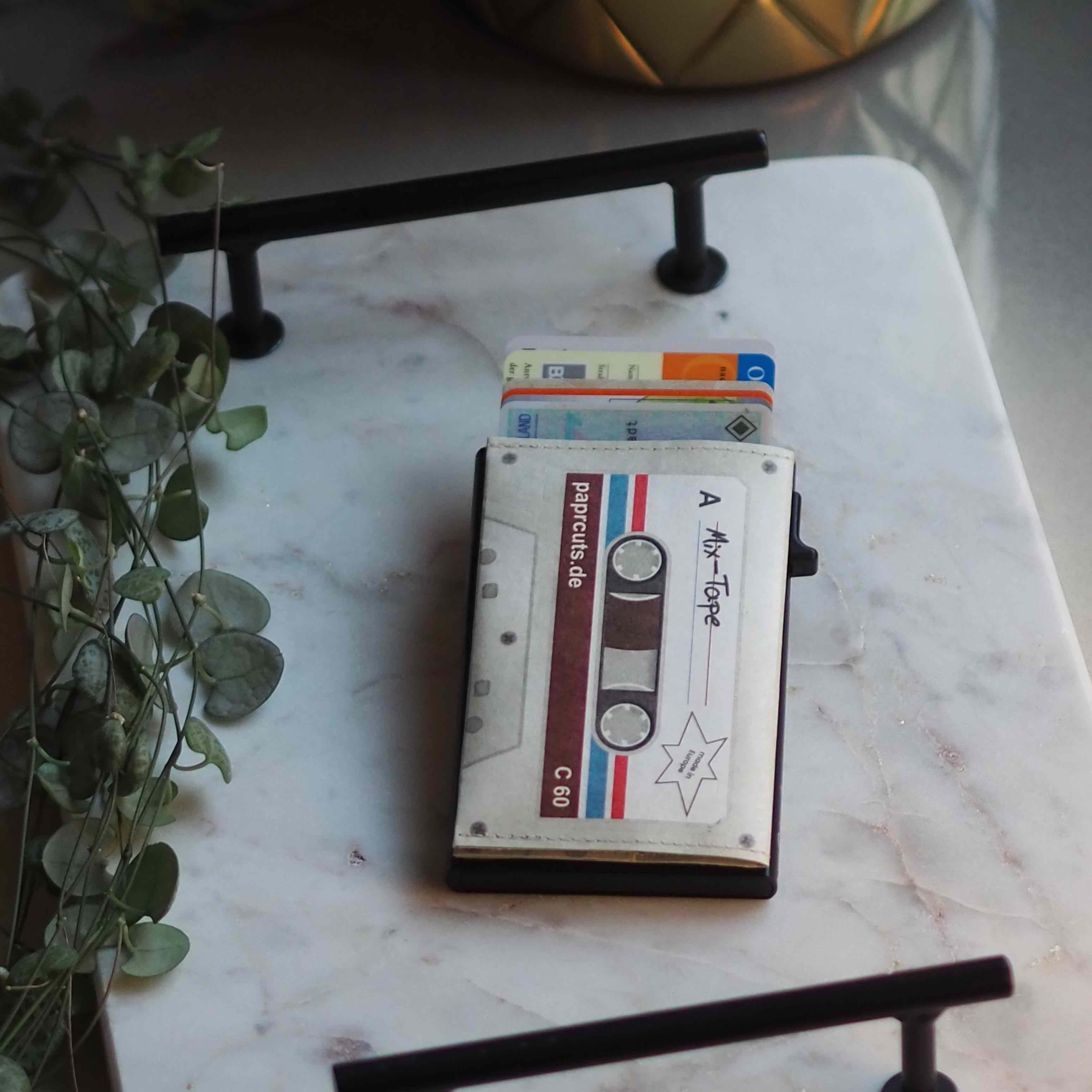 paprcuts-mixtape-rfid-alu-kartenetui-beige-grau image 5