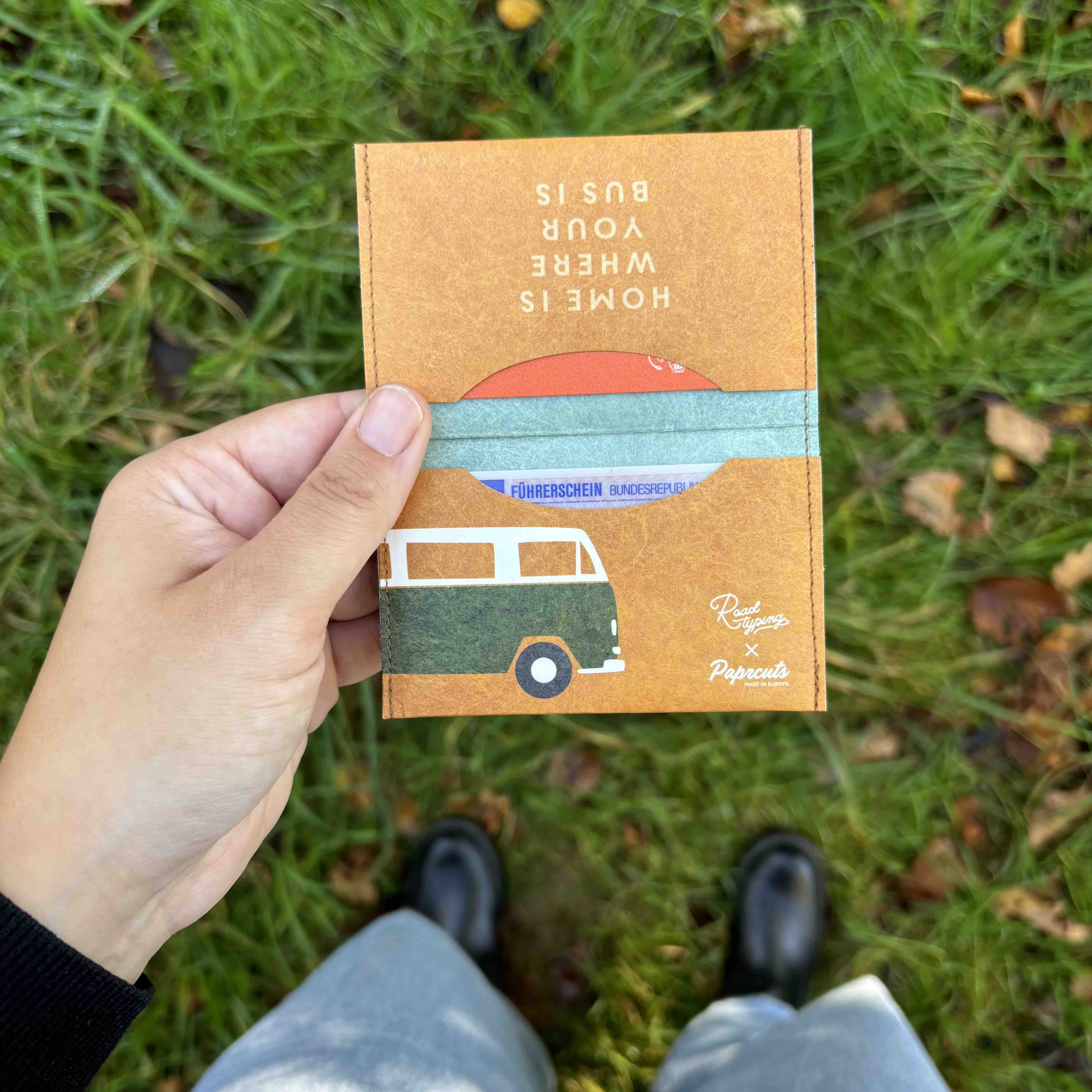 paprcuts-vanlife-rfid-kartenetui-roadtyping-edition-blau-tyvek image 4