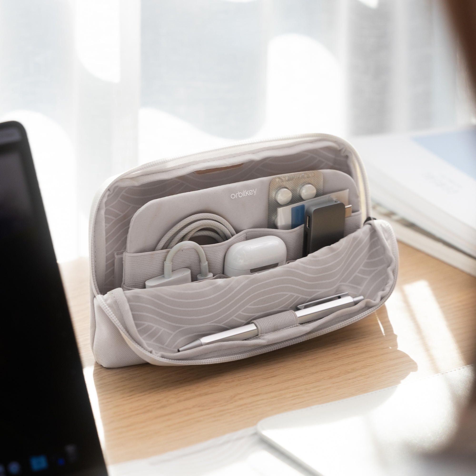 konmari-x-orbitkey-schreibtischtasche-desk-pouch image 4
