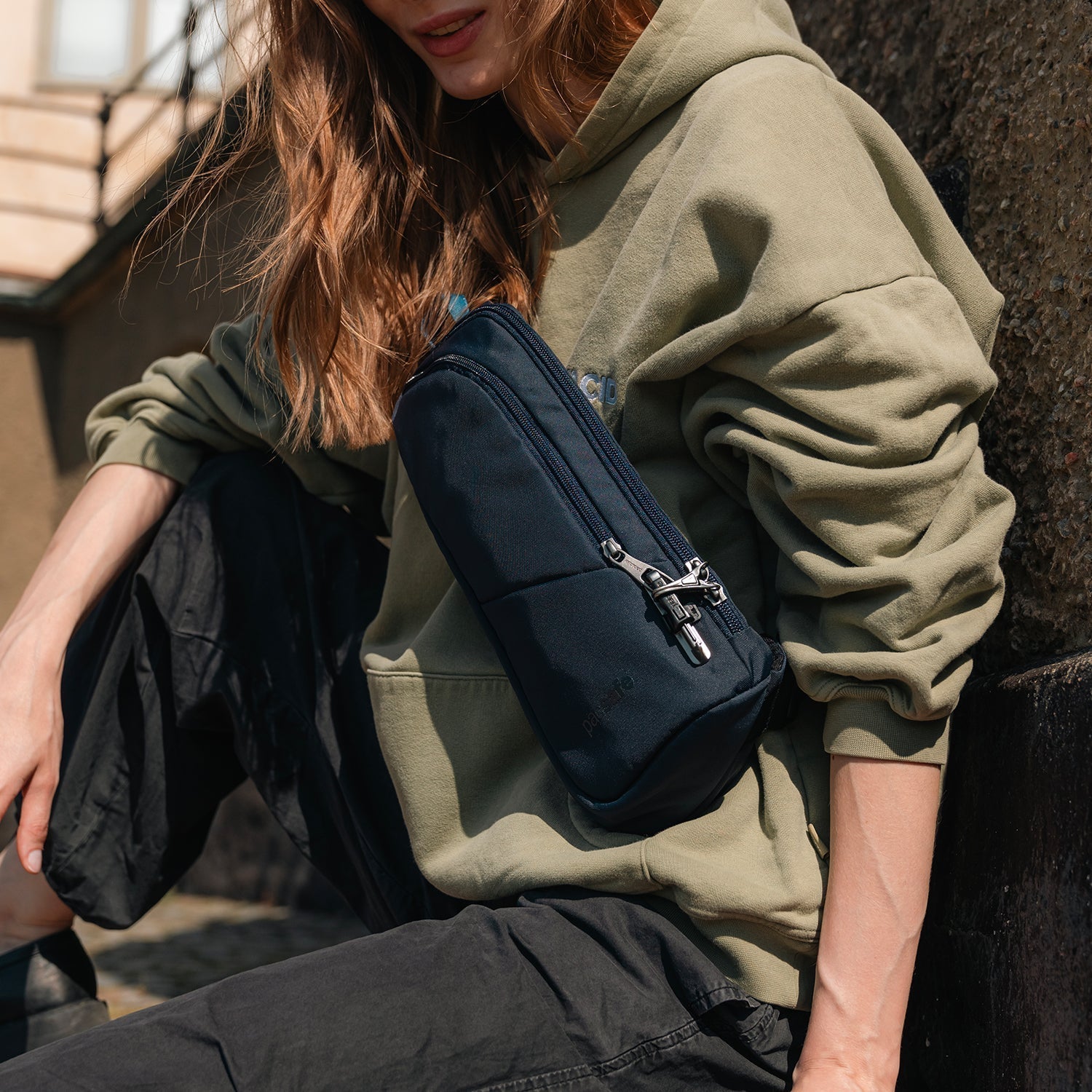 pacsafe-v-anti-theft-action-sling-pack-kompakt image 2