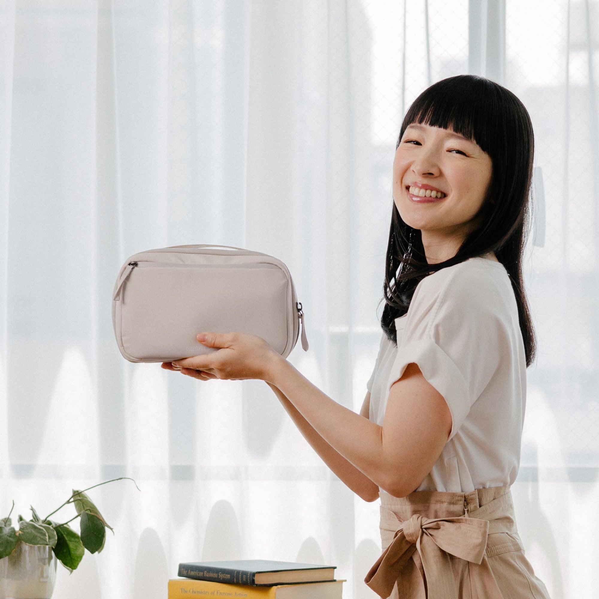 orbitkey-konmari-2-in-1-tech-tasche-tech-pouch-stone image 6