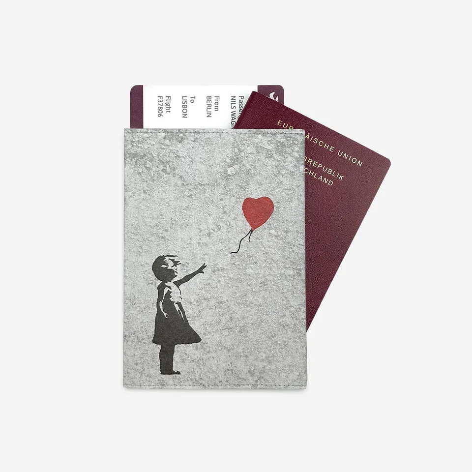 paprcuts-balloon-girl-rfid-reisepasscover-grau image 1
