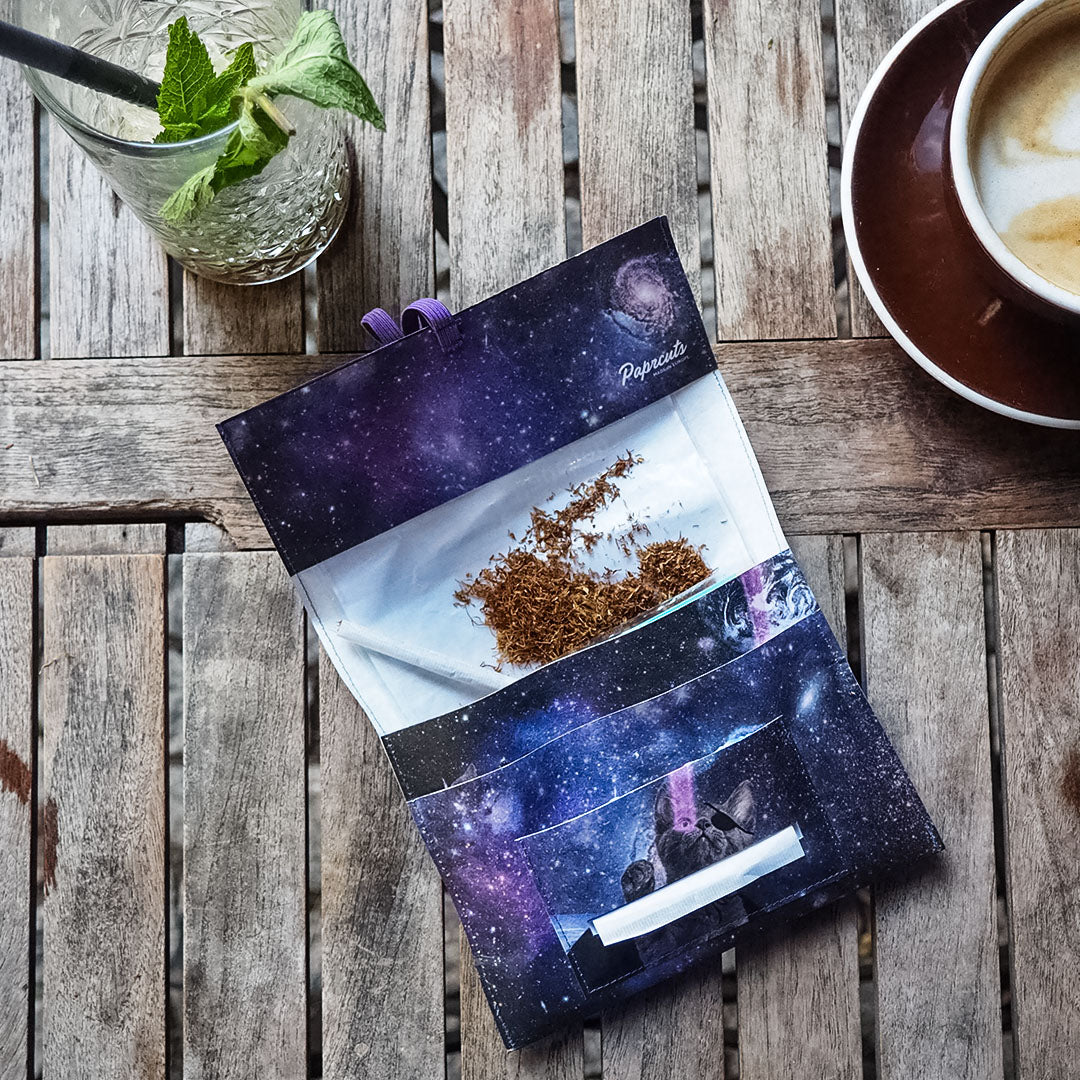 paprcuts-tabakbeutel-2-0-laser-cats-drehtasche-schwarz-blau-bestseller image 2