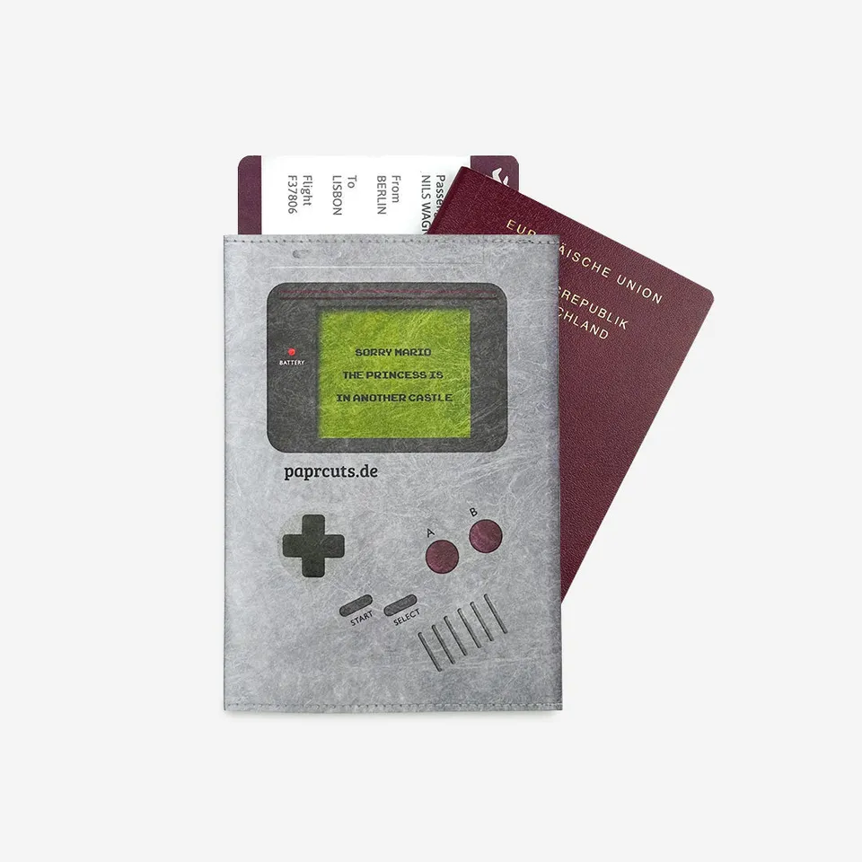 paprcuts-rfid-reisepasscover-game-boy-grau-tyvek-impfpassh-lle-mit-rfid-schutz image 1